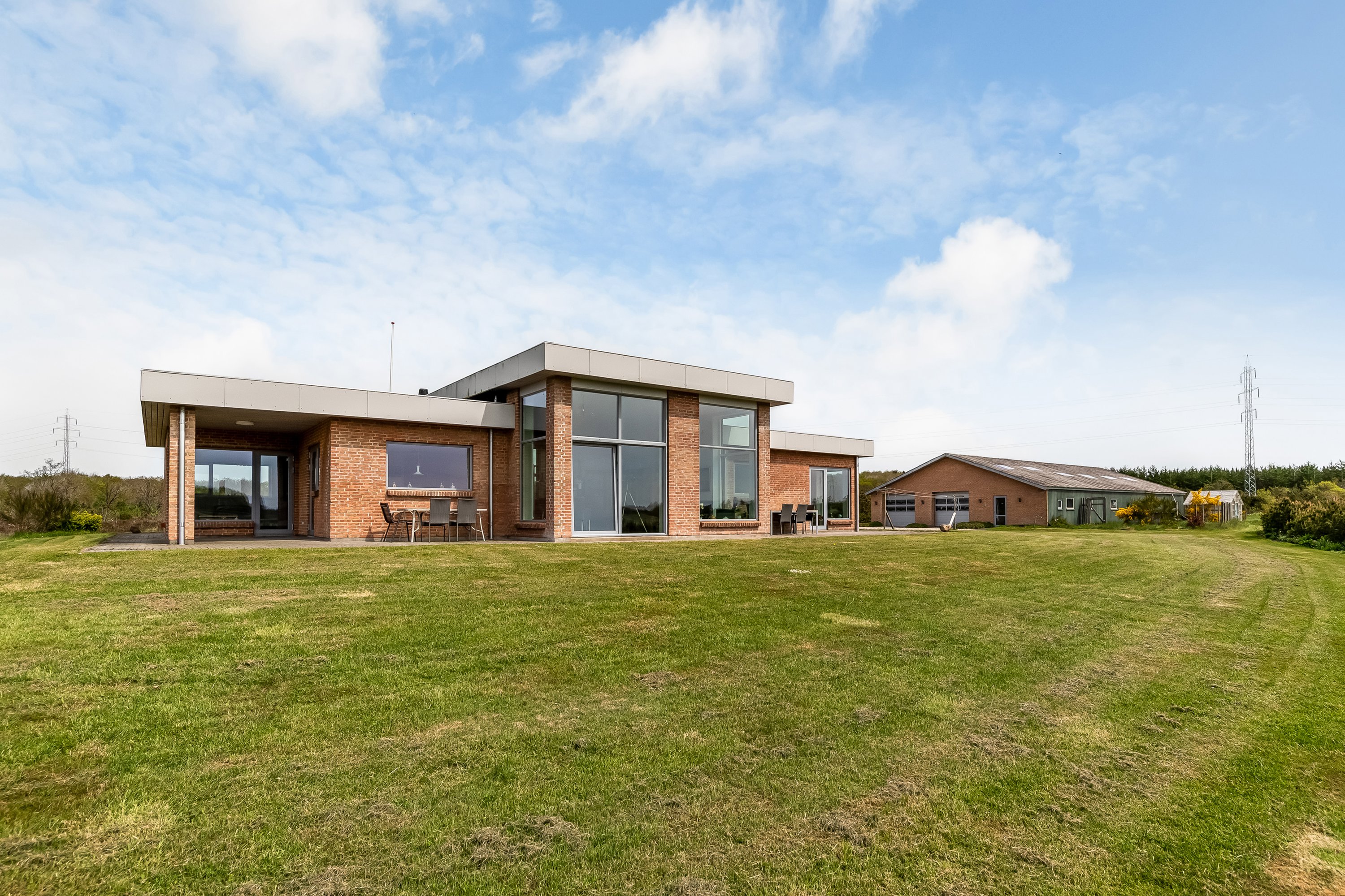 Fremhævet stuehus billede i fuldskærmstilstand. Billede af Sognstrupvej 21, Nr Felding, 7500 Holstebro