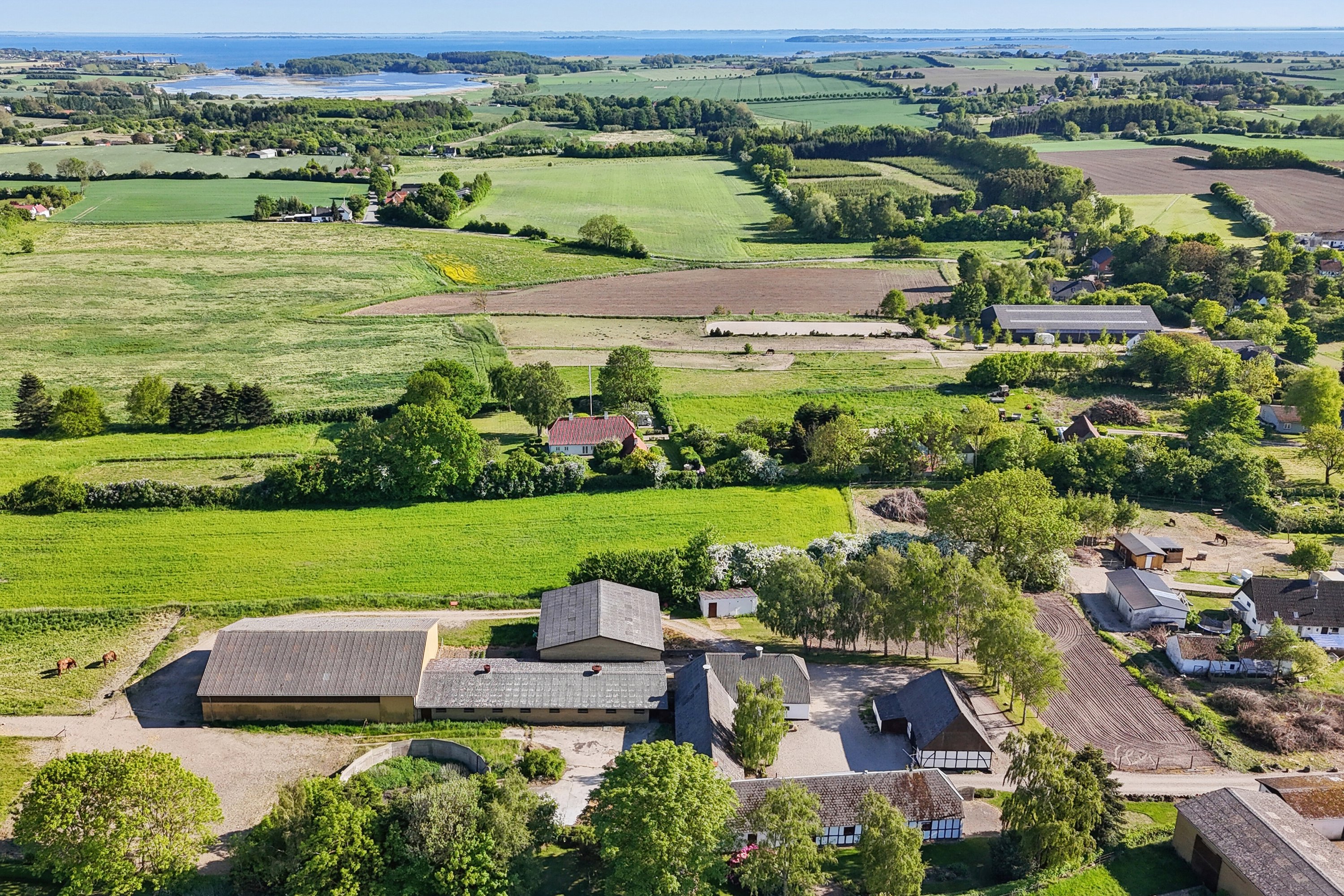 Fremhævet luftfoto billede i fuldskærmstilstand. Billede af Sølvbjergvej 2, Pejrup, 5600 Faaborg