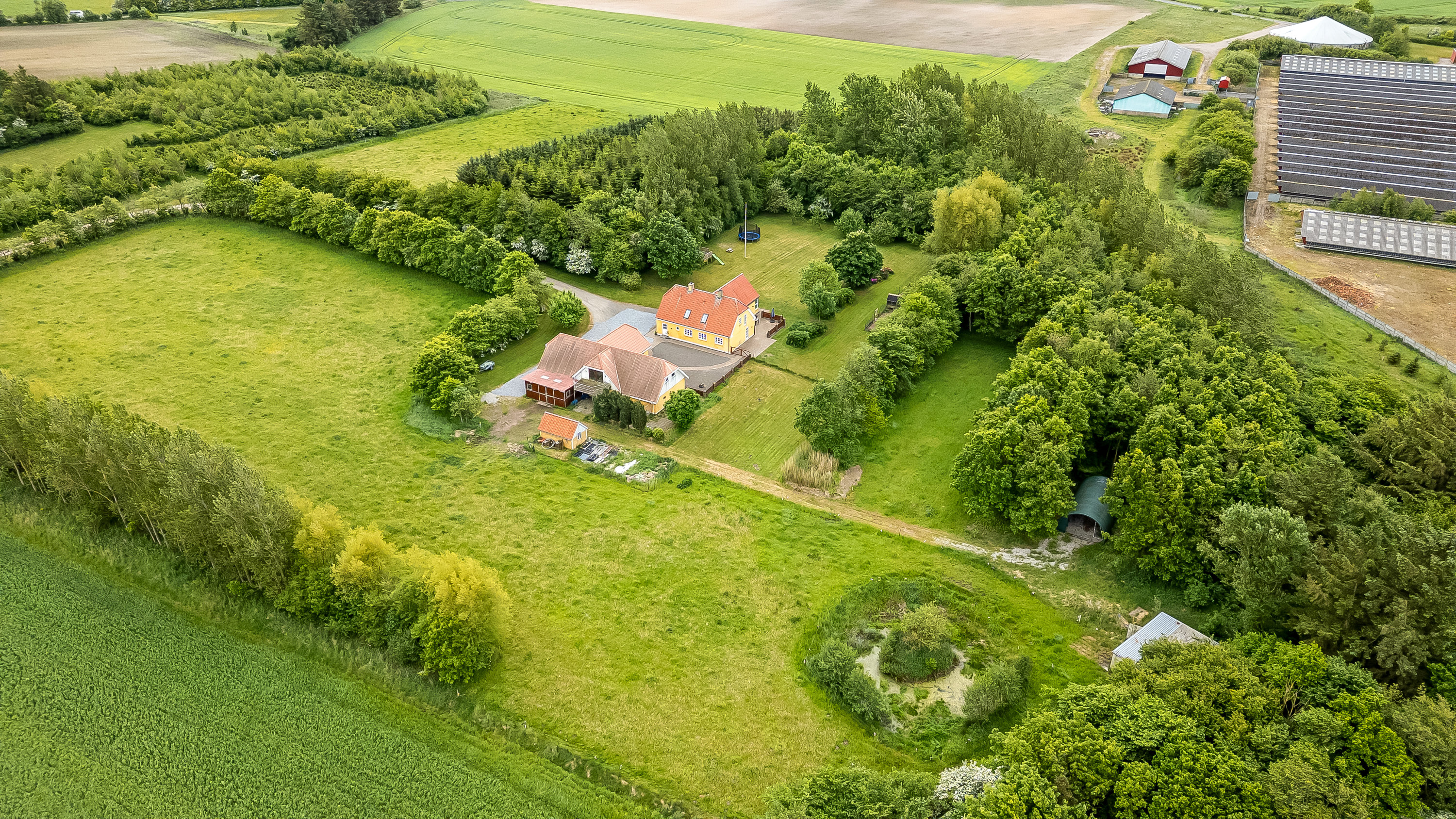Fremhævet luftfoto billede i fuldskærmstilstand. Billede af Skovlundvej 16, Svenstrup, 7830 Vinderup