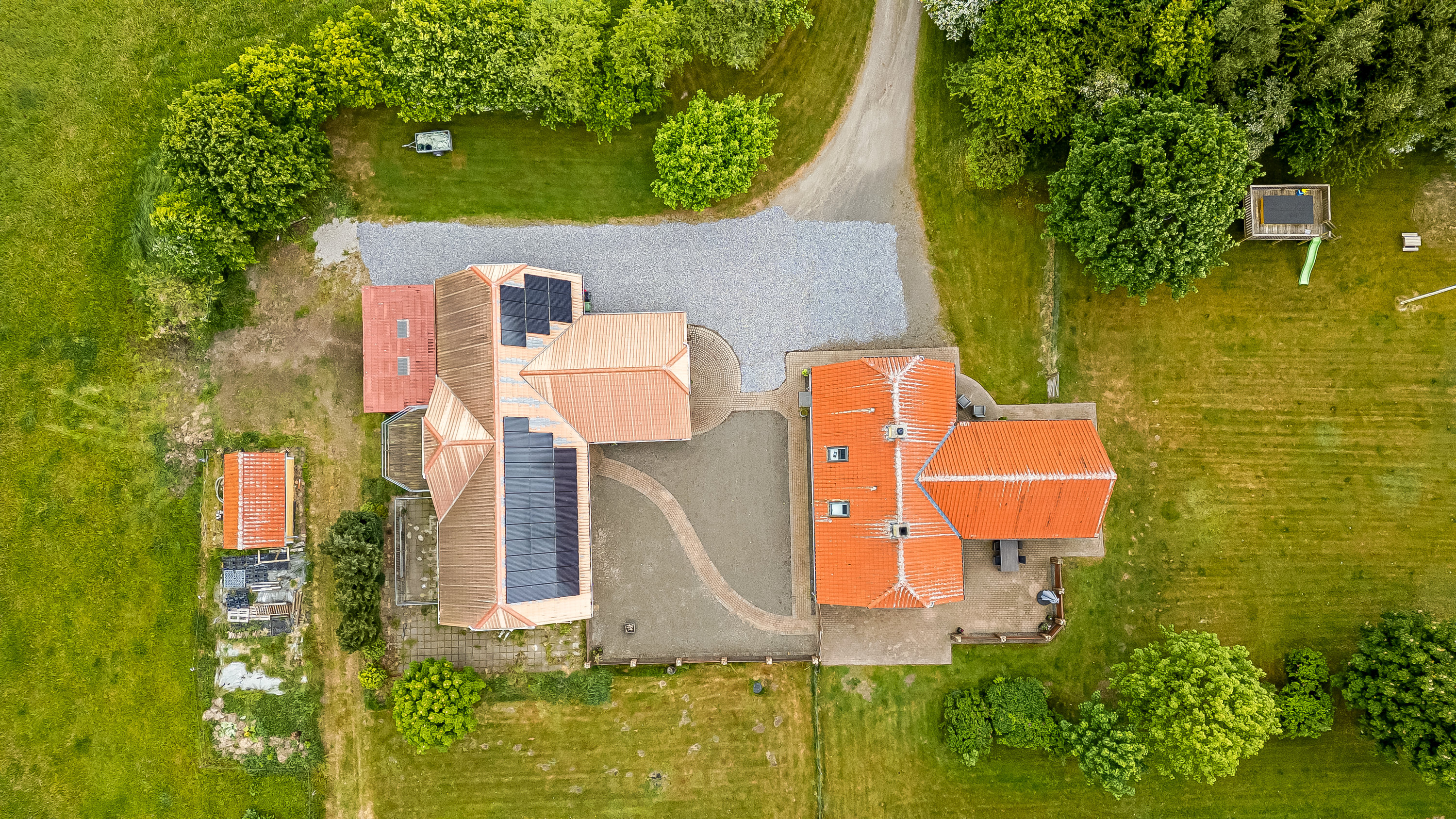 Fremhævet luftfoto billede i fuldskærmstilstand. Billede af Skovlundvej 16, Svenstrup, 7830 Vinderup