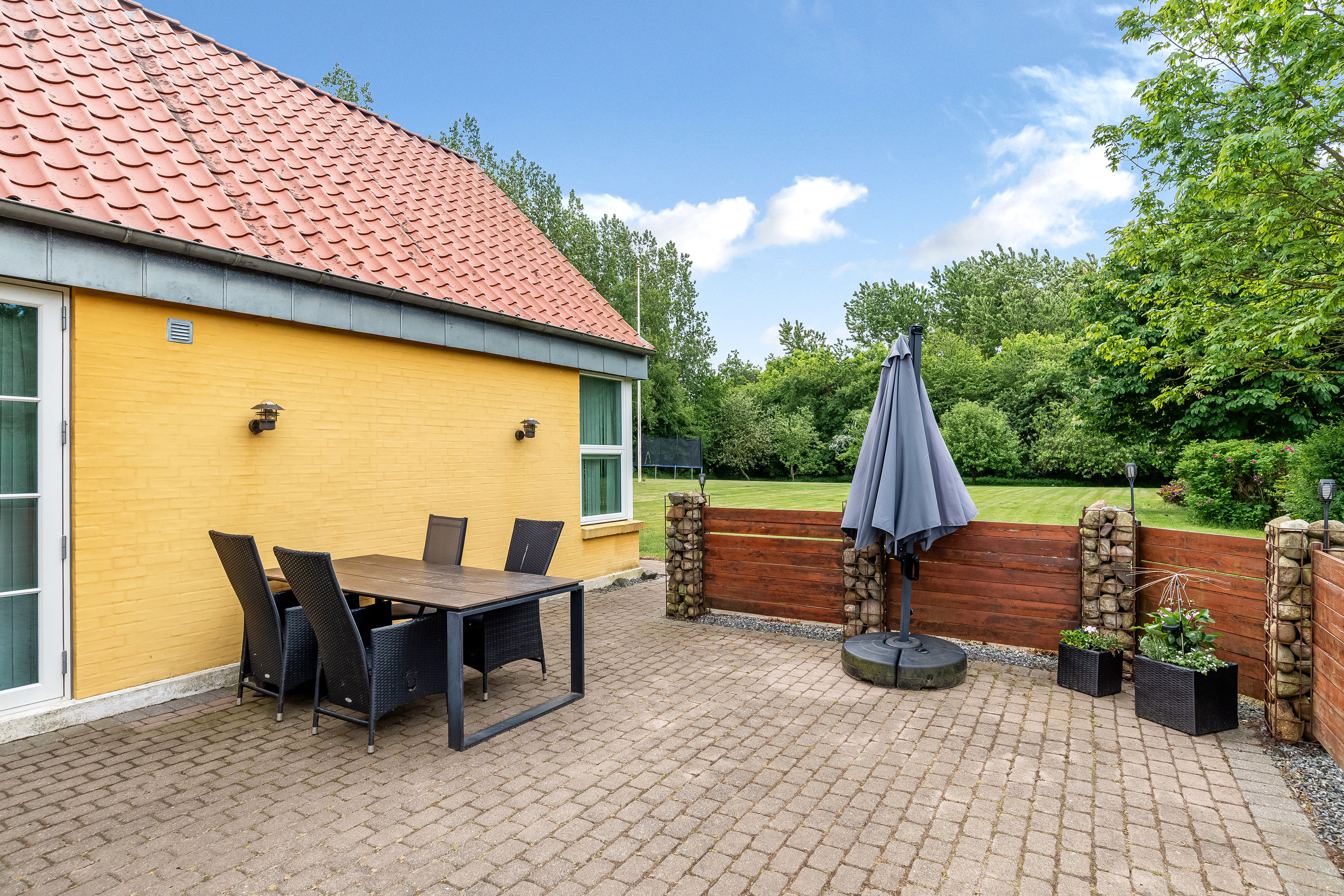 Fremhævet terrasse billede i fuldskærmstilstand. Billede af Skovlundvej 16, Svenstrup, 7830 Vinderup