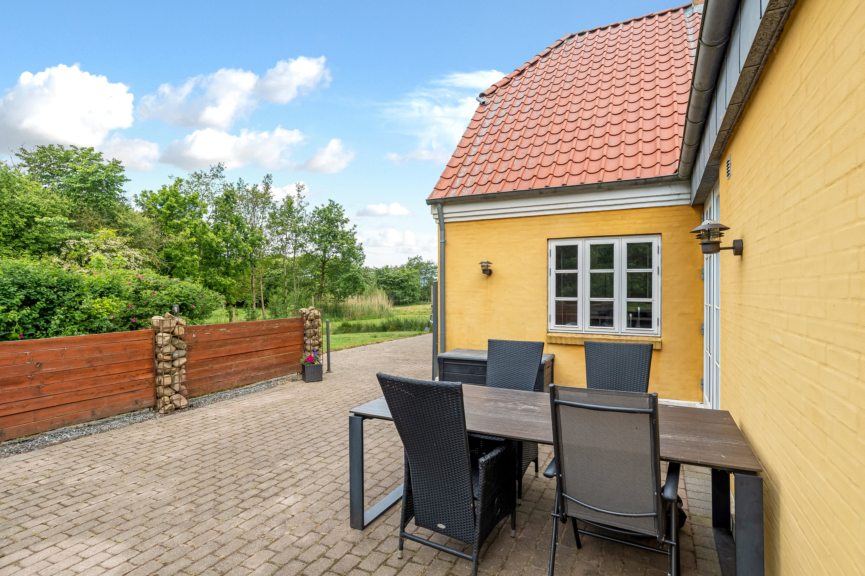 Fremhævet terrasse billede i fuldskærmstilstand. Billede af Skovlundvej 16, Svenstrup, 7830 Vinderup