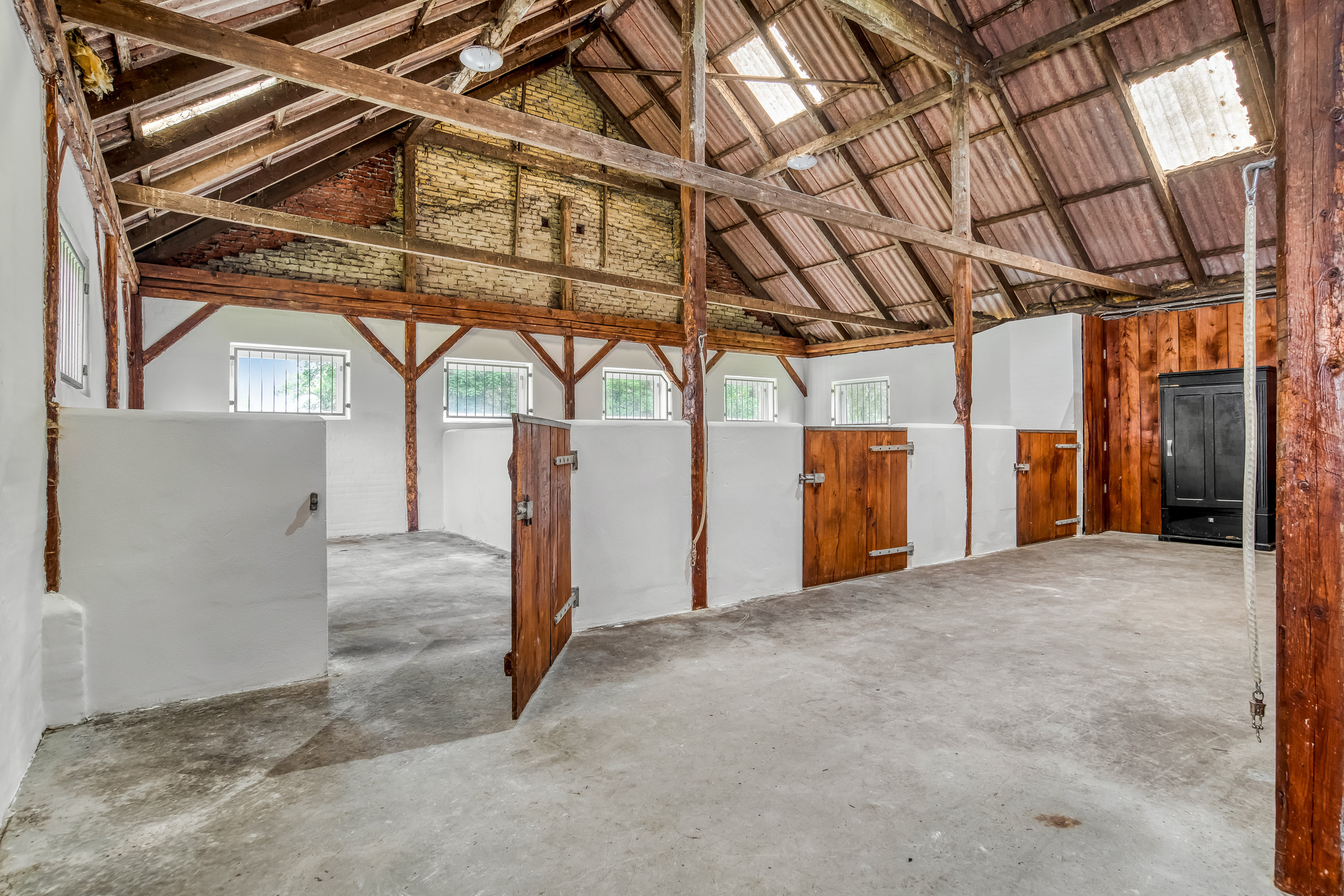 Fremhævet stald billede i fuldskærmstilstand. Billede af Birkemosevej 10, Karstoft, 6933 Kibæk