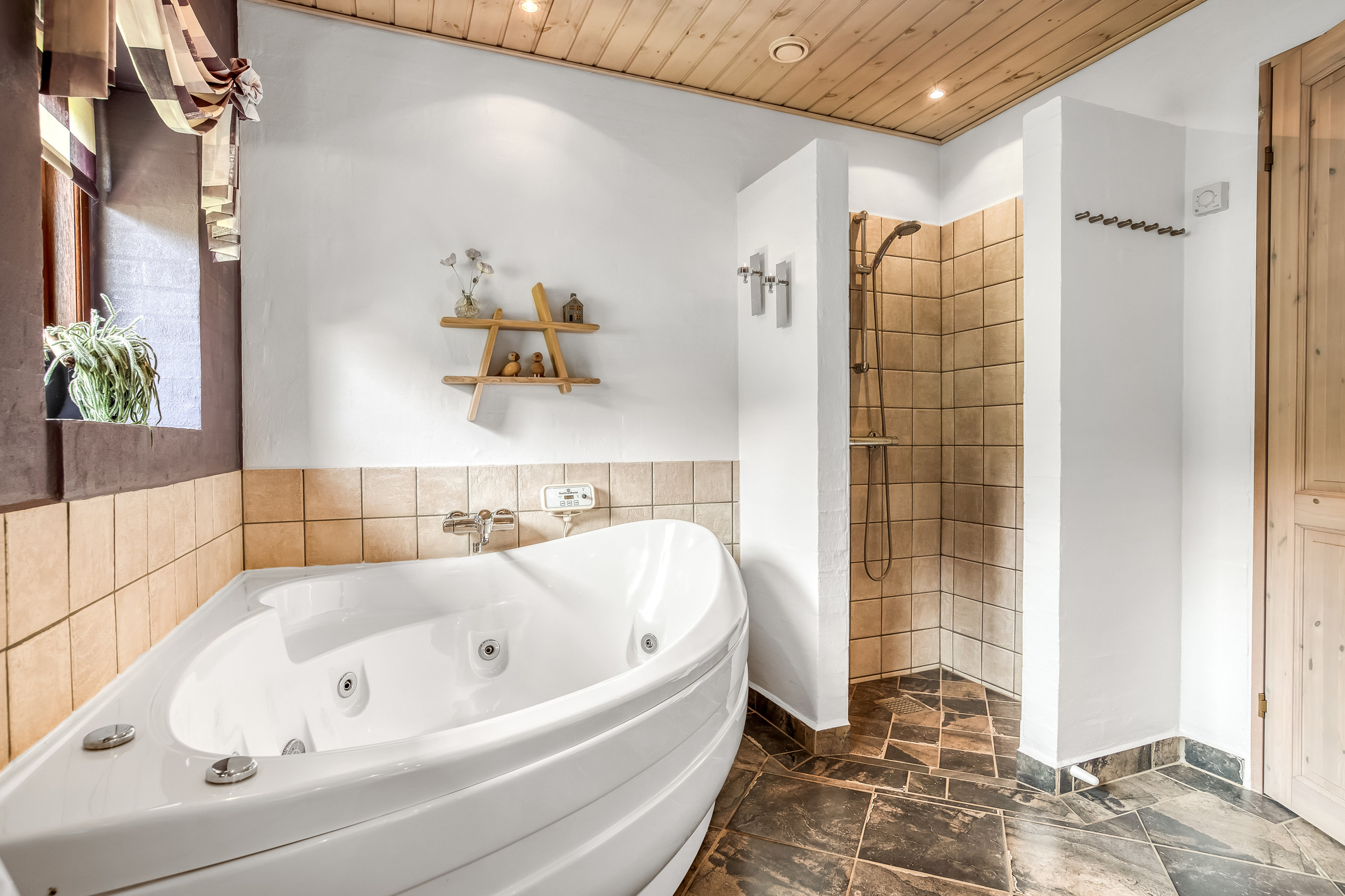 Fremhævet badeværelse billede i fuldskærmstilstand. Billede af Birkemosevej 10, Karstoft, 6933 Kibæk