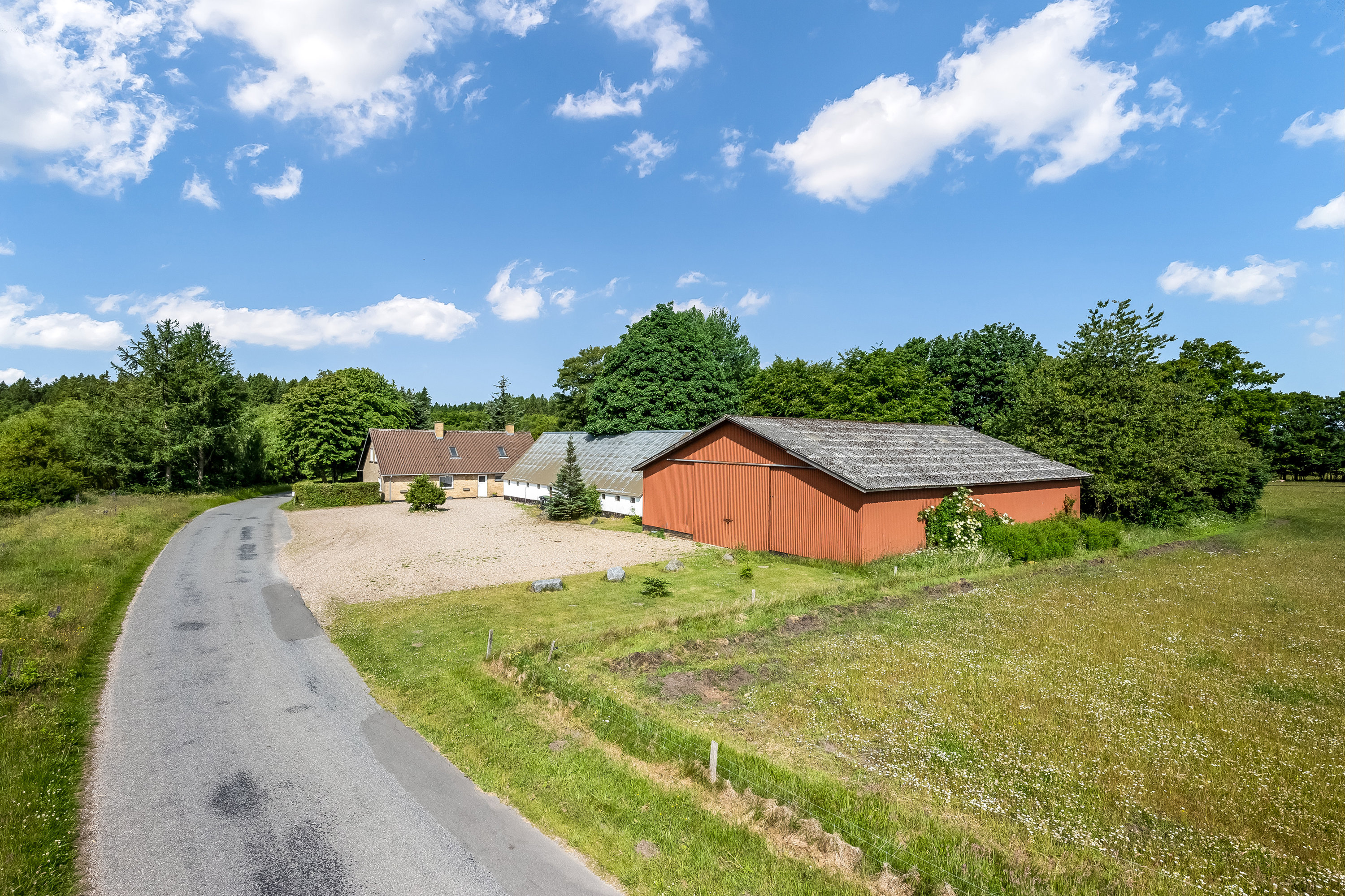 Fremhævet ejendommen billede i fuldskærmstilstand. Billede af Ormstrupvej 12, Idom, 7500 Holstebro