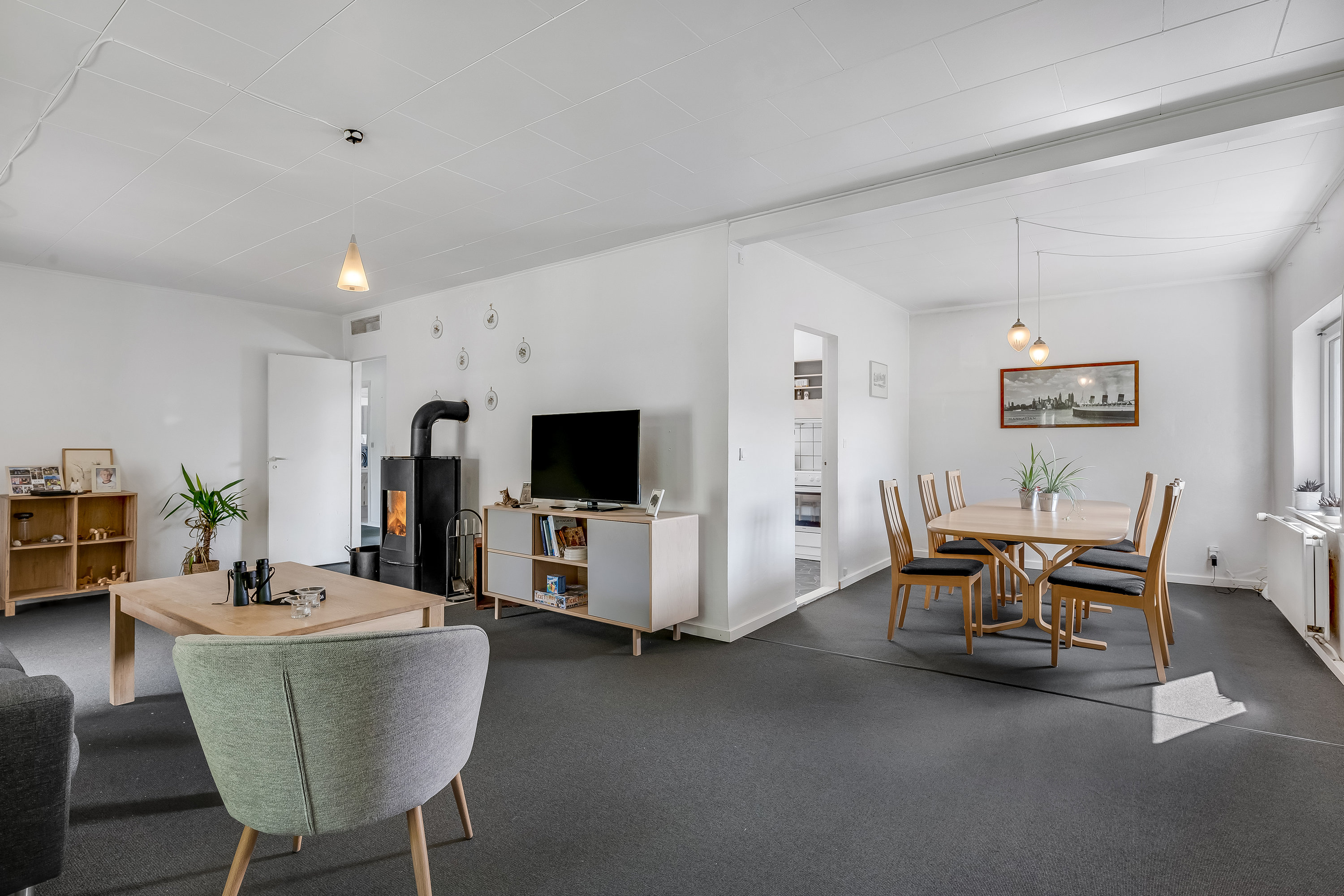 Fremhævet stue billede i fuldskærmstilstand. Billede af Ormstrupvej 12, Idom, 7500 Holstebro