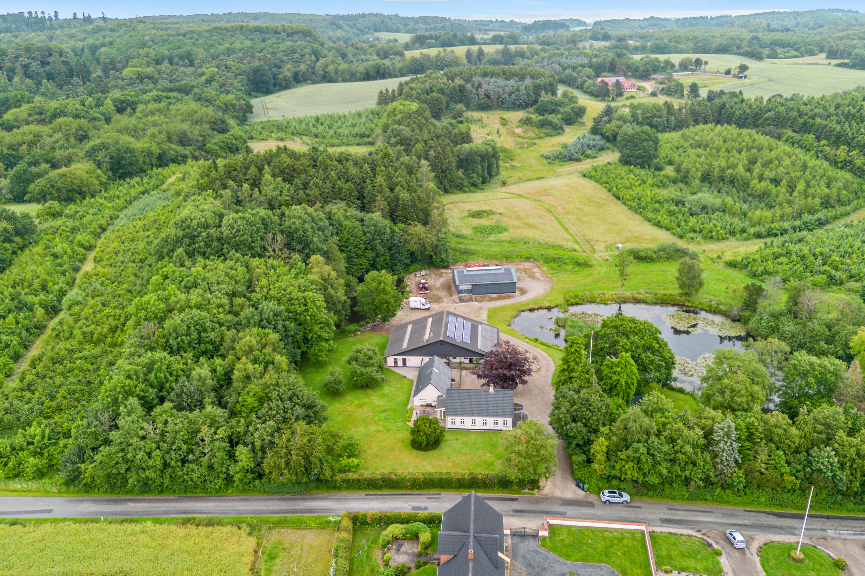 Fremhævet luftfoto billede i fuldskærmstilstand. Billede af Svanningehuse 30, Diernæs, 5600 Faaborg