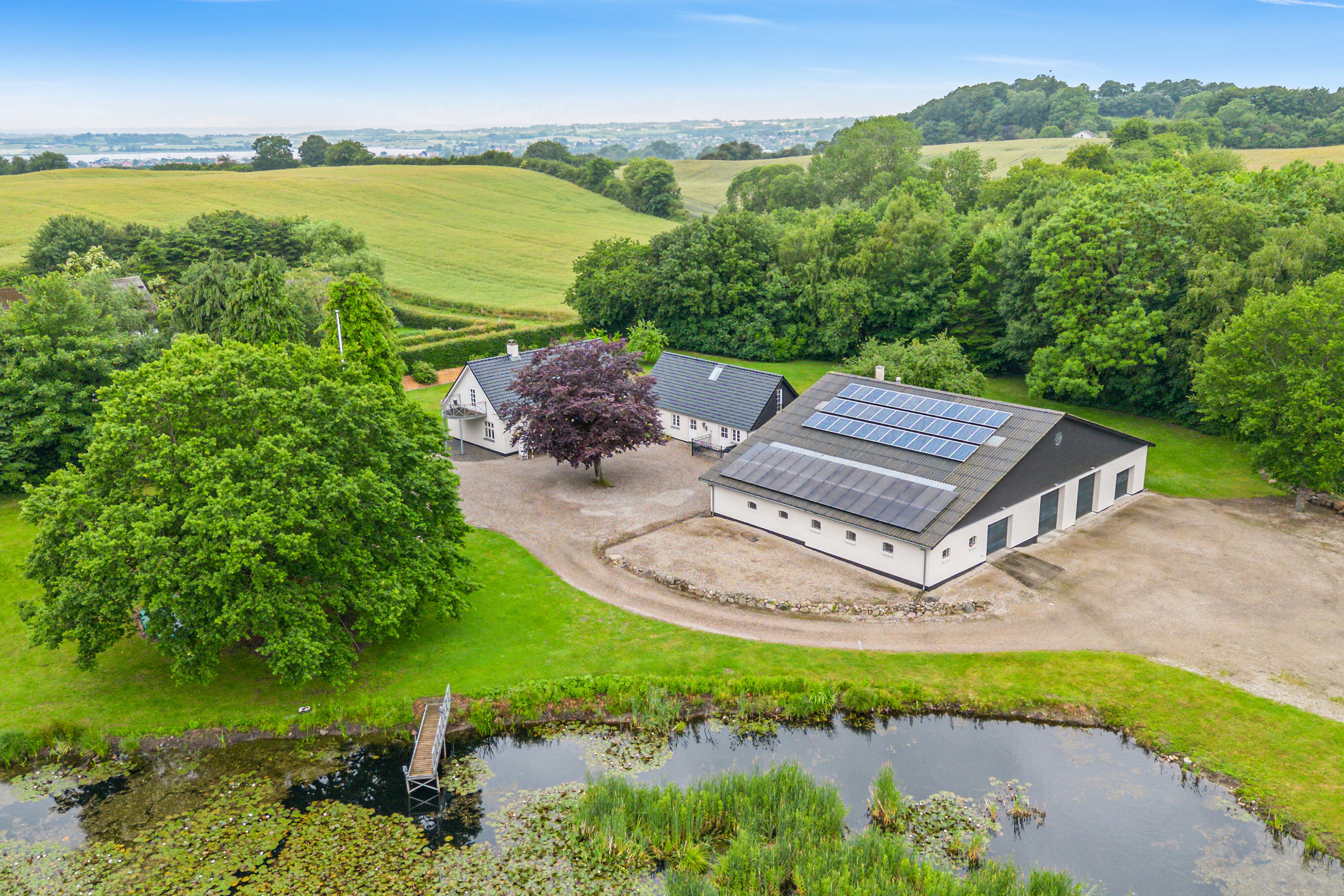 Fremhævet luftfoto billede i fuldskærmstilstand. Billede af Svanningehuse 30, Diernæs, 5600 Faaborg