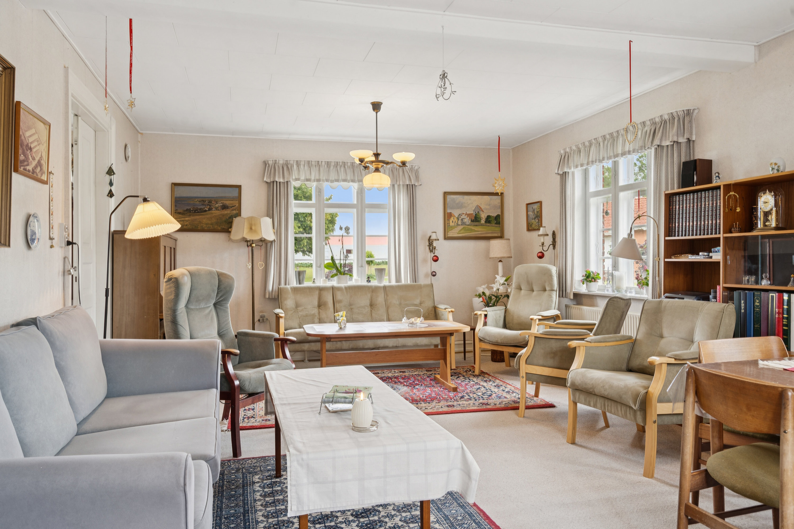 Fremhævet stue billede i fuldskærmstilstand. Billede af Tyrsbjergvej 67, Villestofte, 5210 Odense NV