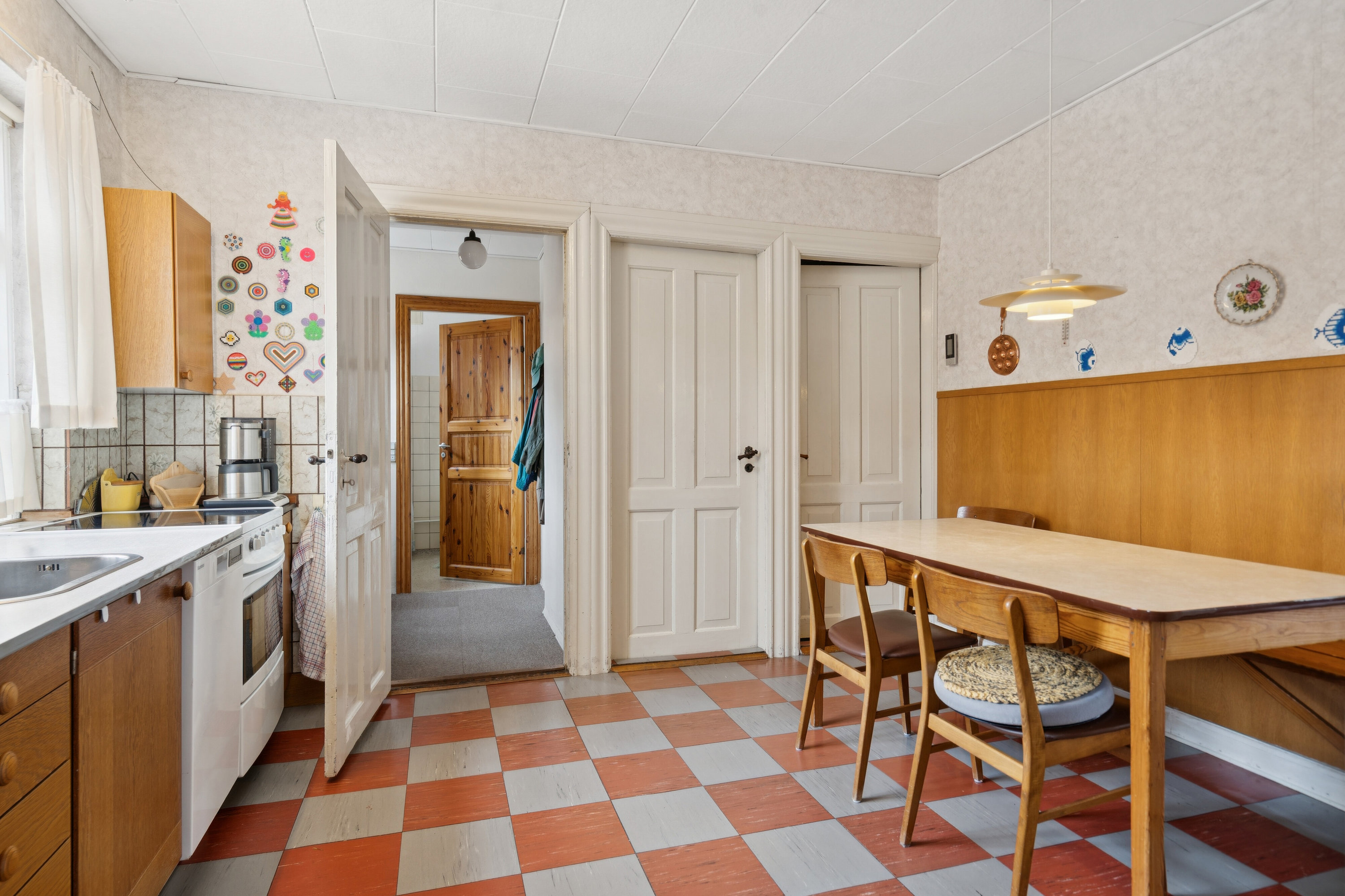 Fremhævet køkken billede i fuldskærmstilstand. Billede af Tyrsbjergvej 67, Villestofte, 5210 Odense NV