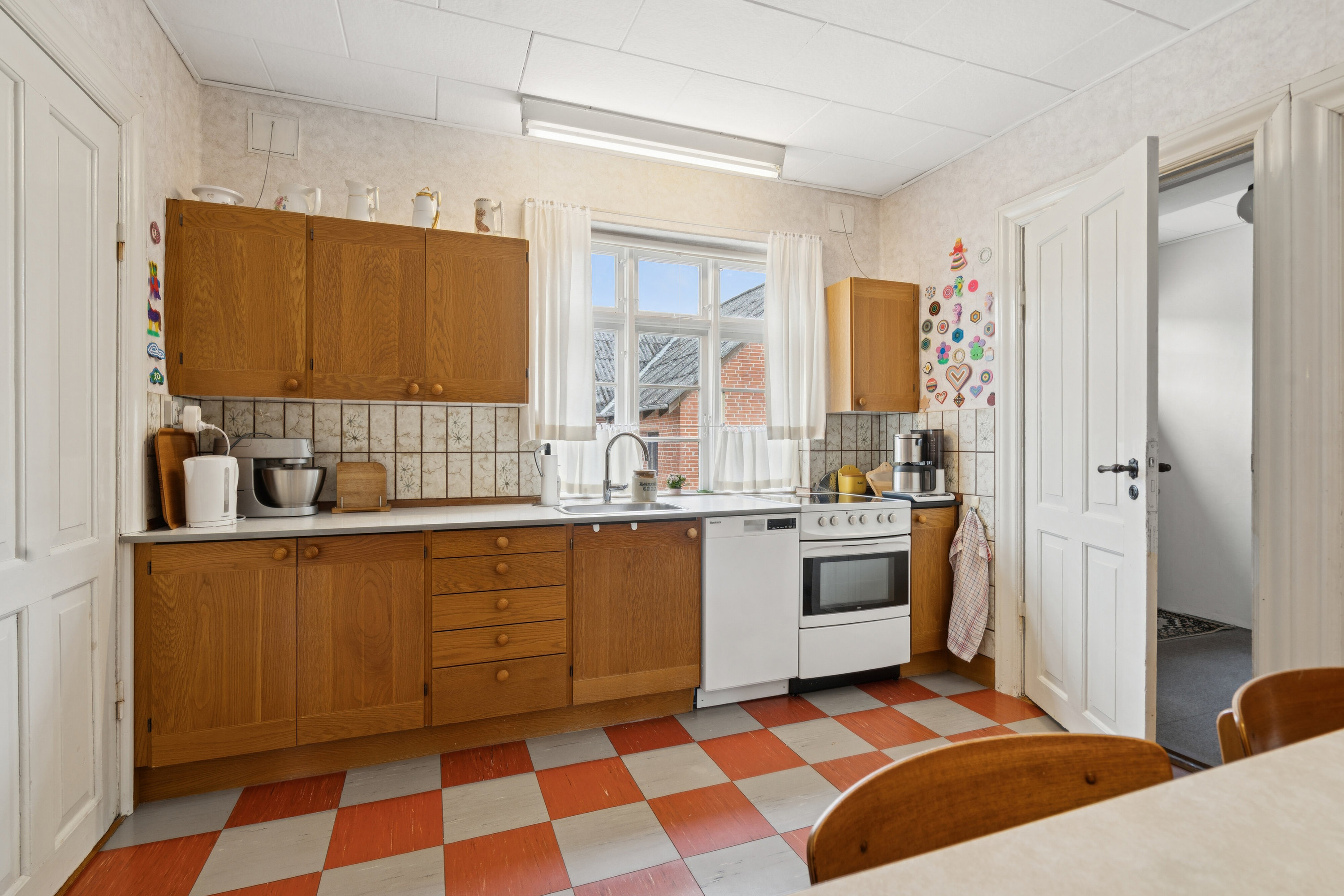 Fremhævet køkken billede i fuldskærmstilstand. Billede af Tyrsbjergvej 67, Villestofte, 5210 Odense NV