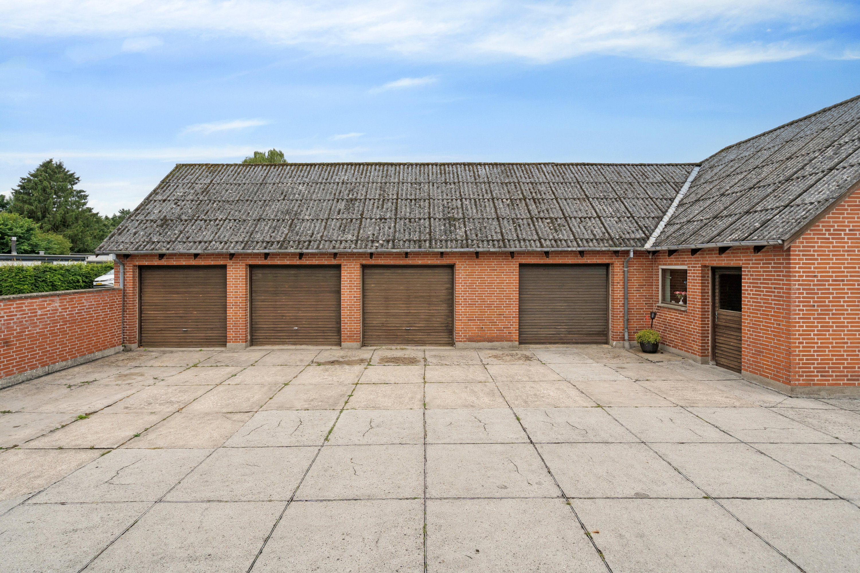 Fremhævet set fra vejen billede i fuldskærmstilstand. Billede af Tyrsbjergvej 67, Villestofte, 5210 Odense NV