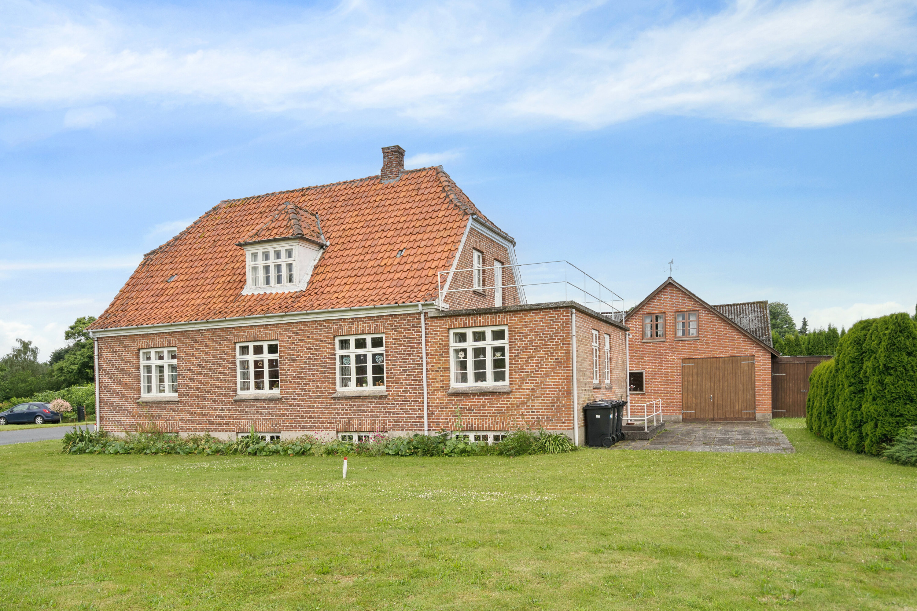 Miniaturebillede 2: set fra haven. Billede af Tyrsbjergvej 67, Villestofte, 5210 Odense NV