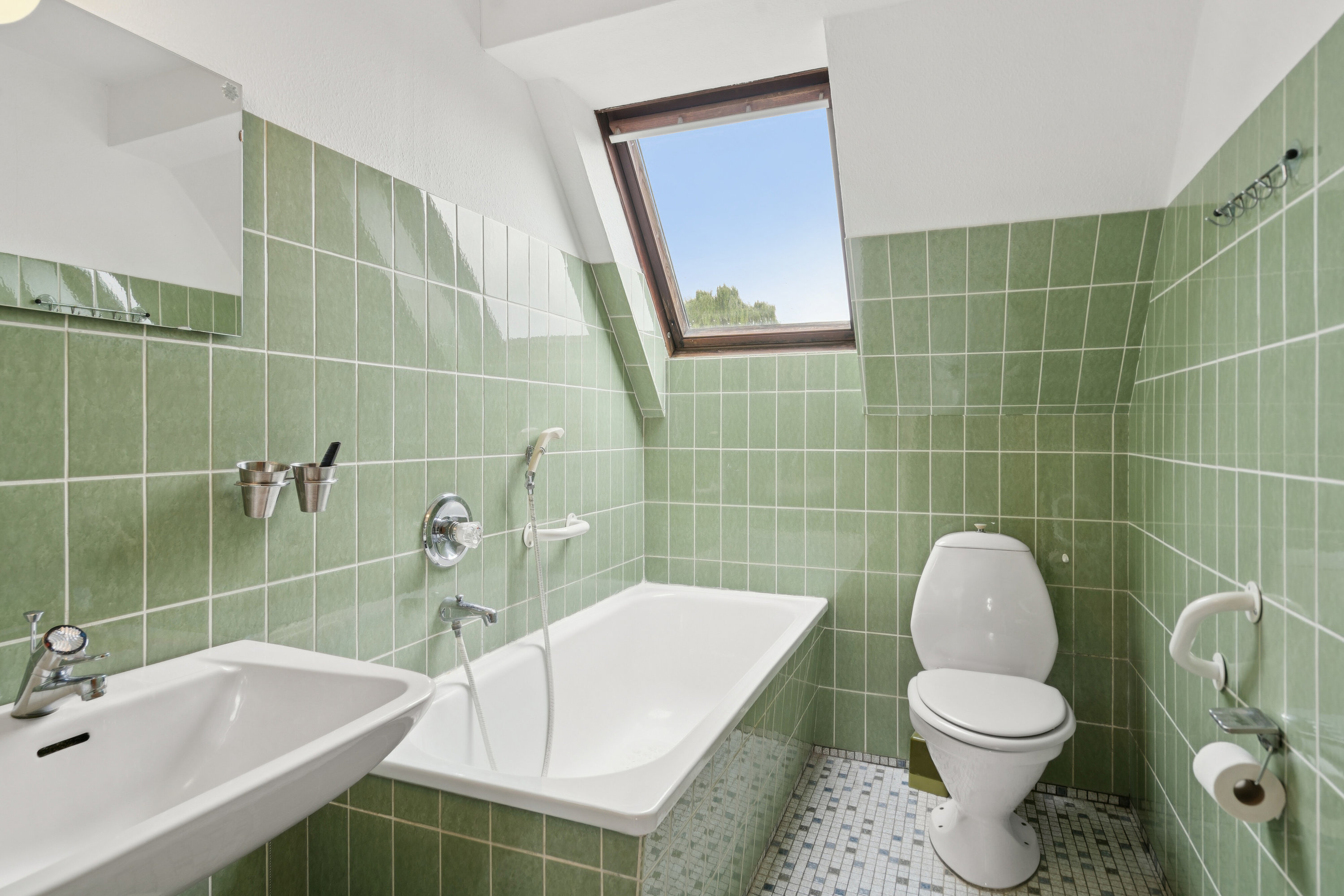 Fremhævet badeværelse billede i fuldskærmstilstand. Billede af Tyrsbjergvej 67, Villestofte, 5210 Odense NV