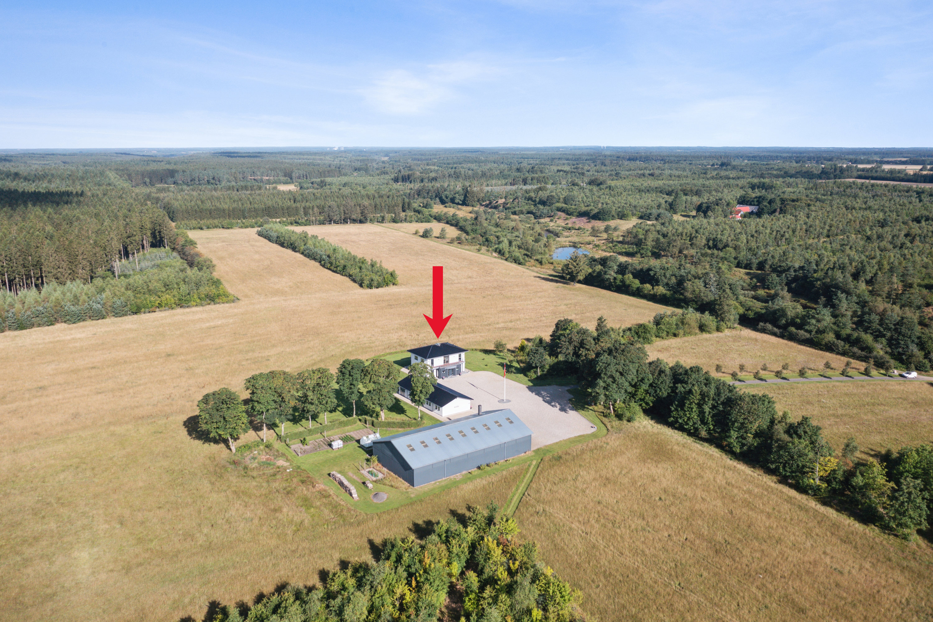 Fremhævet  billede i fuldskærmstilstand. Billede af Ravnholtvej 5, Knudstrup, 8620 Kjellerup