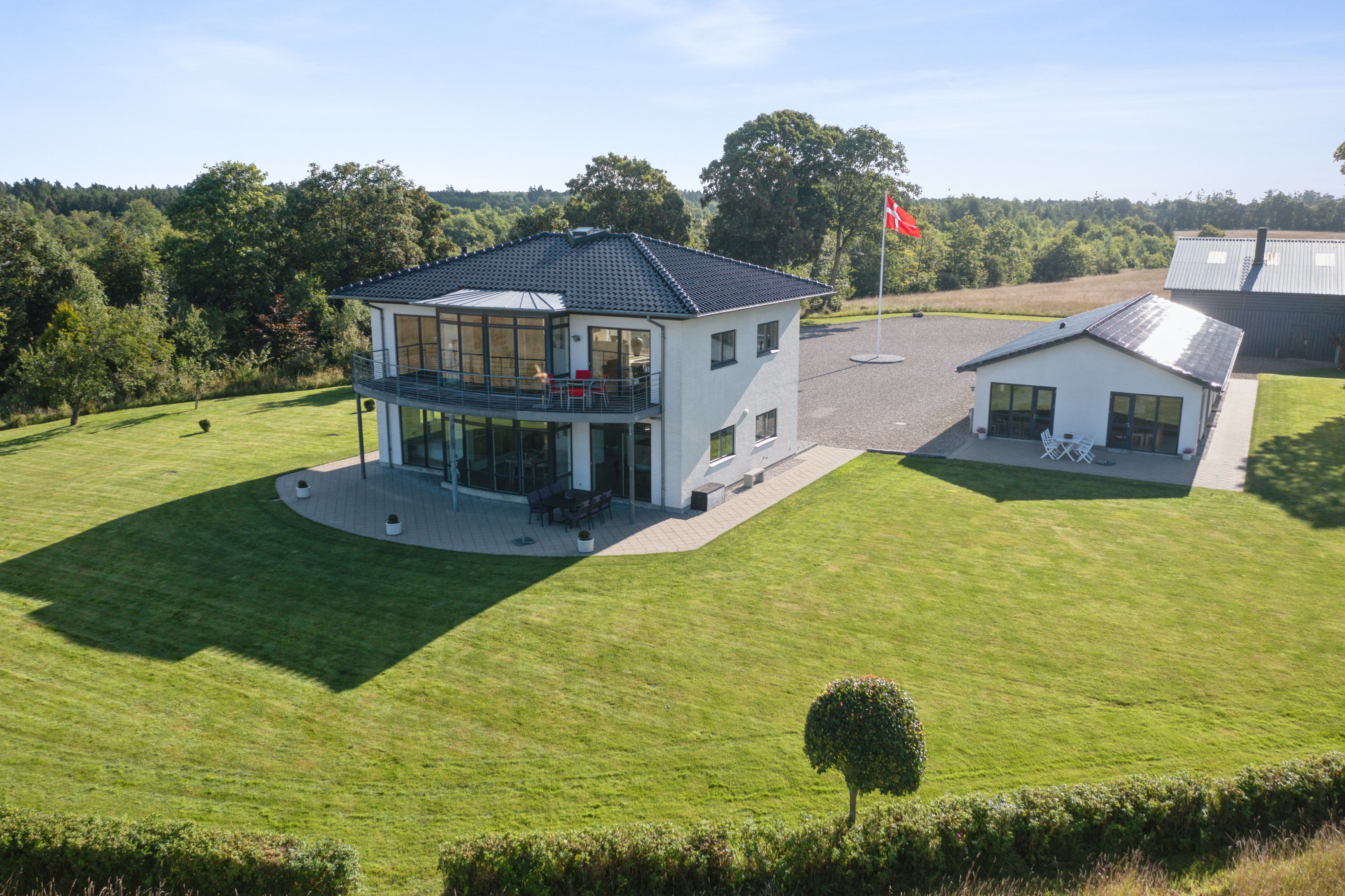 Fremhævet  billede i fuldskærmstilstand. Billede af Ravnholtvej 5, Knudstrup, 8620 Kjellerup