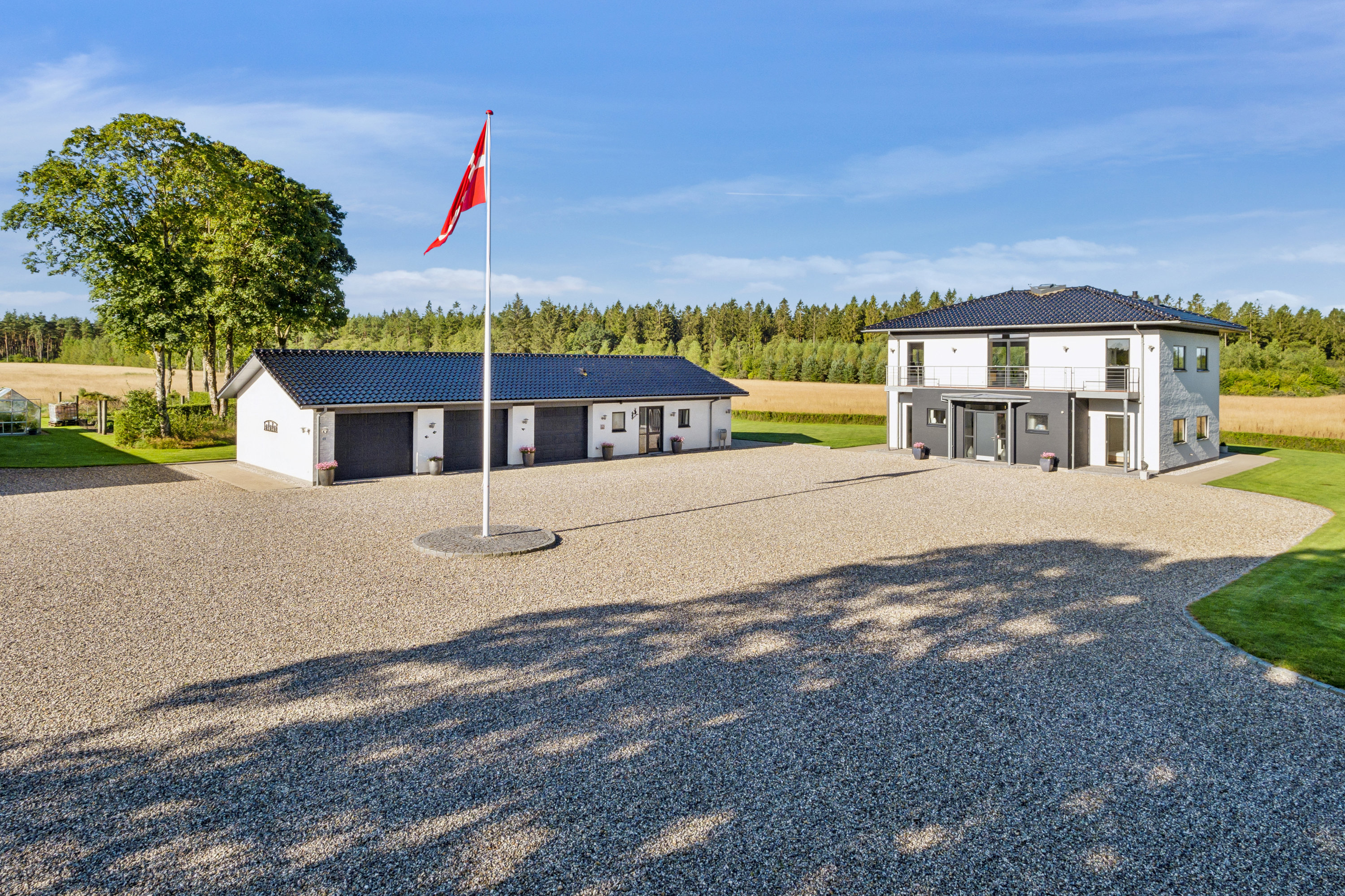 Fremhævet  billede i fuldskærmstilstand. Billede af Ravnholtvej 5, Knudstrup, 8620 Kjellerup