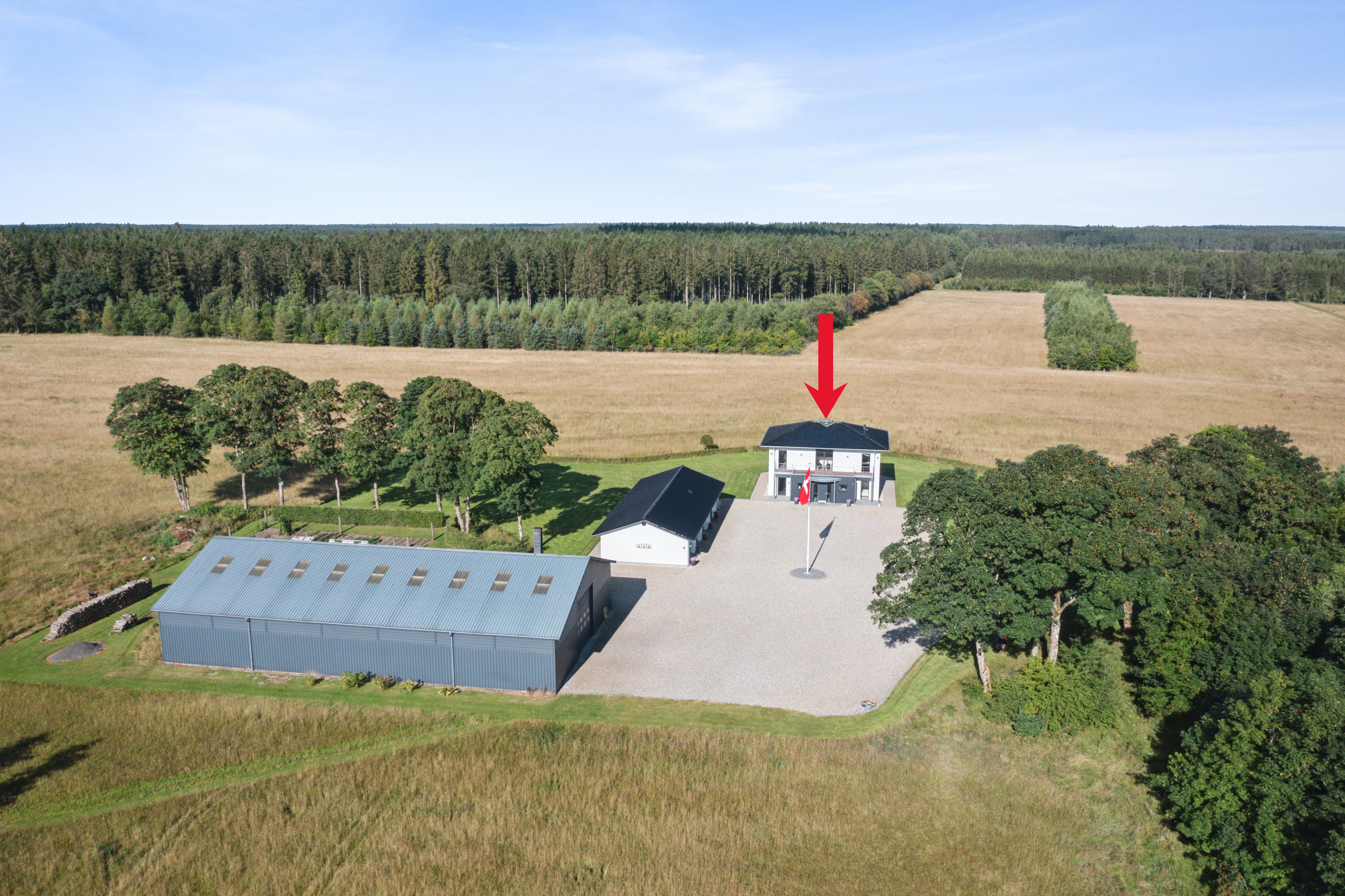 Fremhævet  billede i fuldskærmstilstand. Billede af Ravnholtvej 5, Knudstrup, 8620 Kjellerup