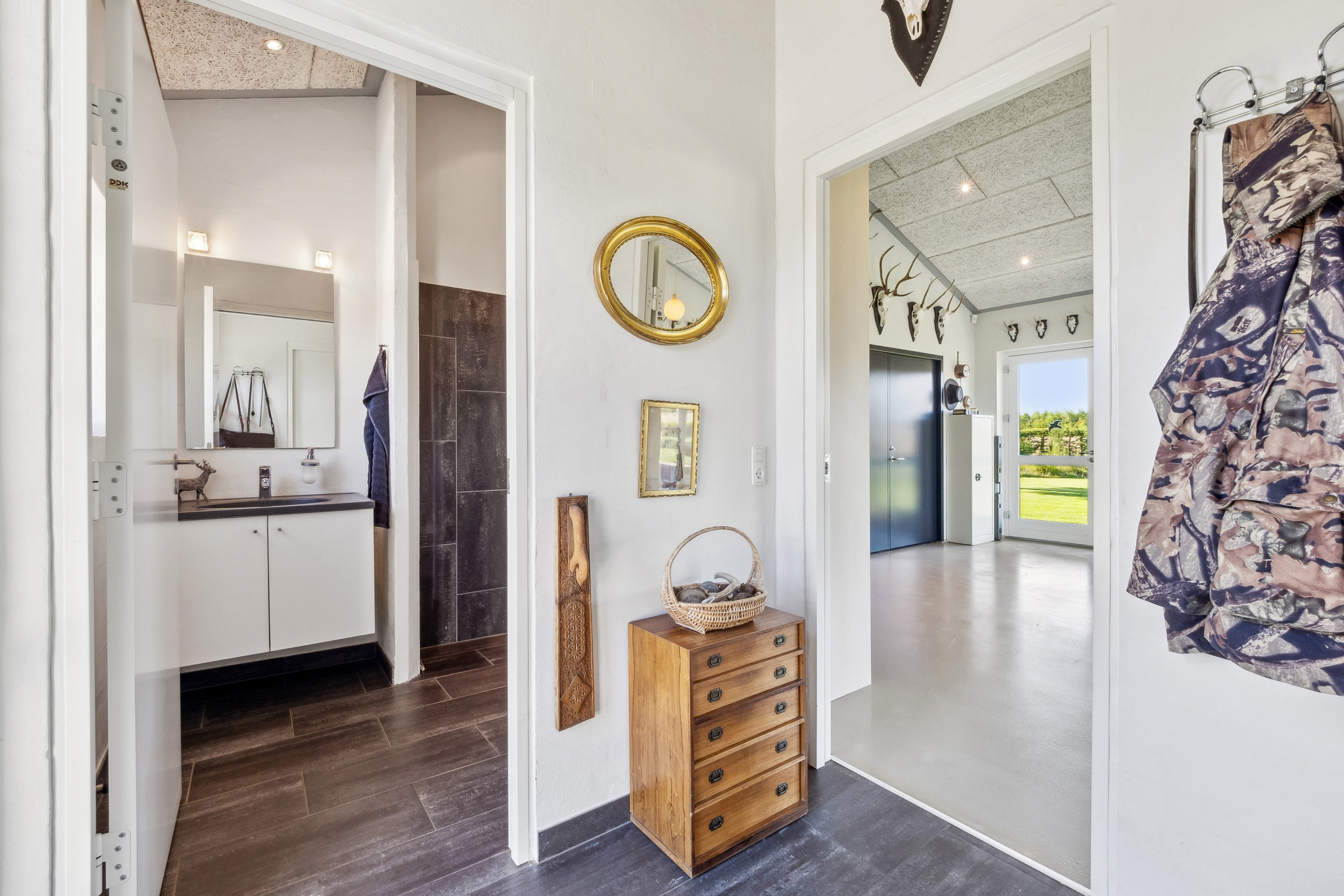 Fremhævet  billede i fuldskærmstilstand. Billede af Ravnholtvej 5, Knudstrup, 8620 Kjellerup