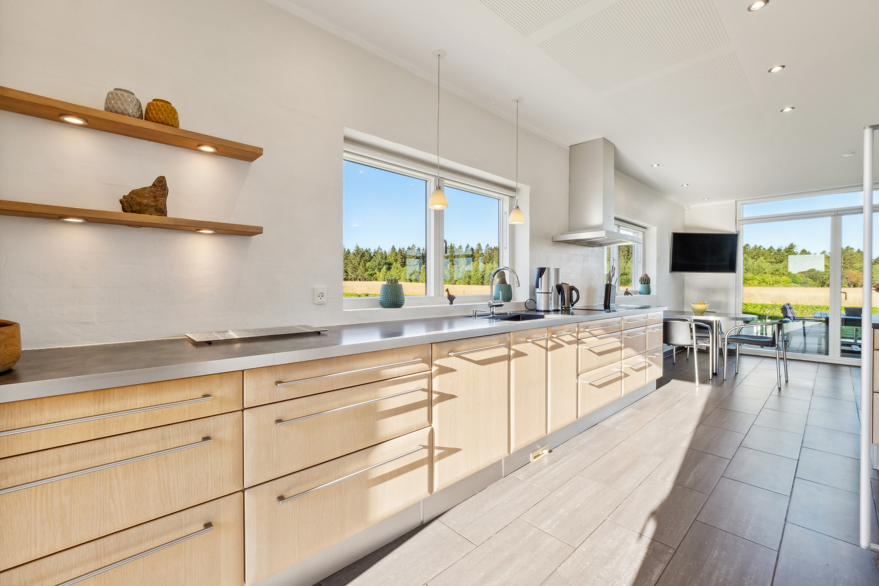 Fremhævet  billede i fuldskærmstilstand. Billede af Ravnholtvej 5, Knudstrup, 8620 Kjellerup