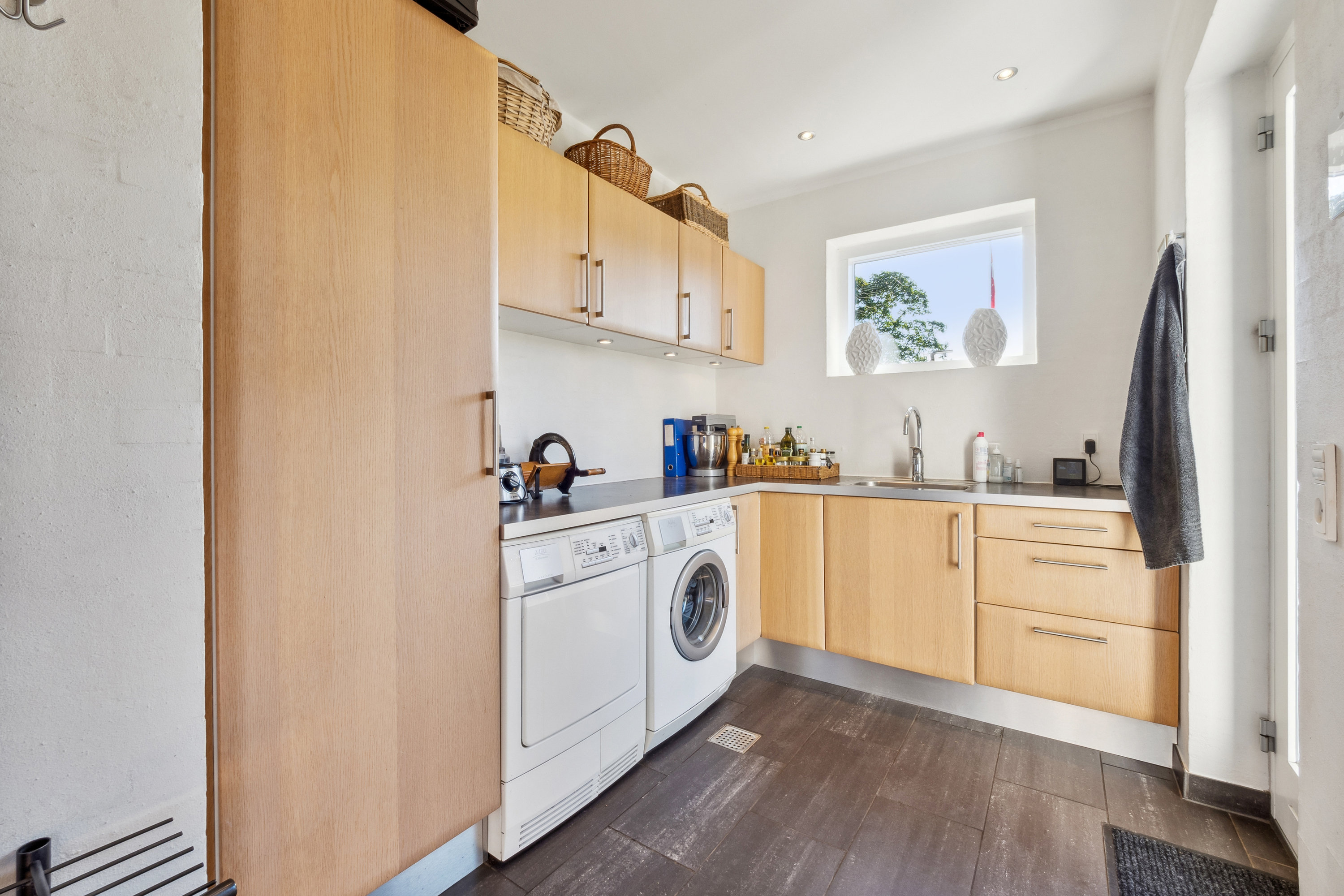 Fremhævet  billede i fuldskærmstilstand. Billede af Ravnholtvej 5, Knudstrup, 8620 Kjellerup