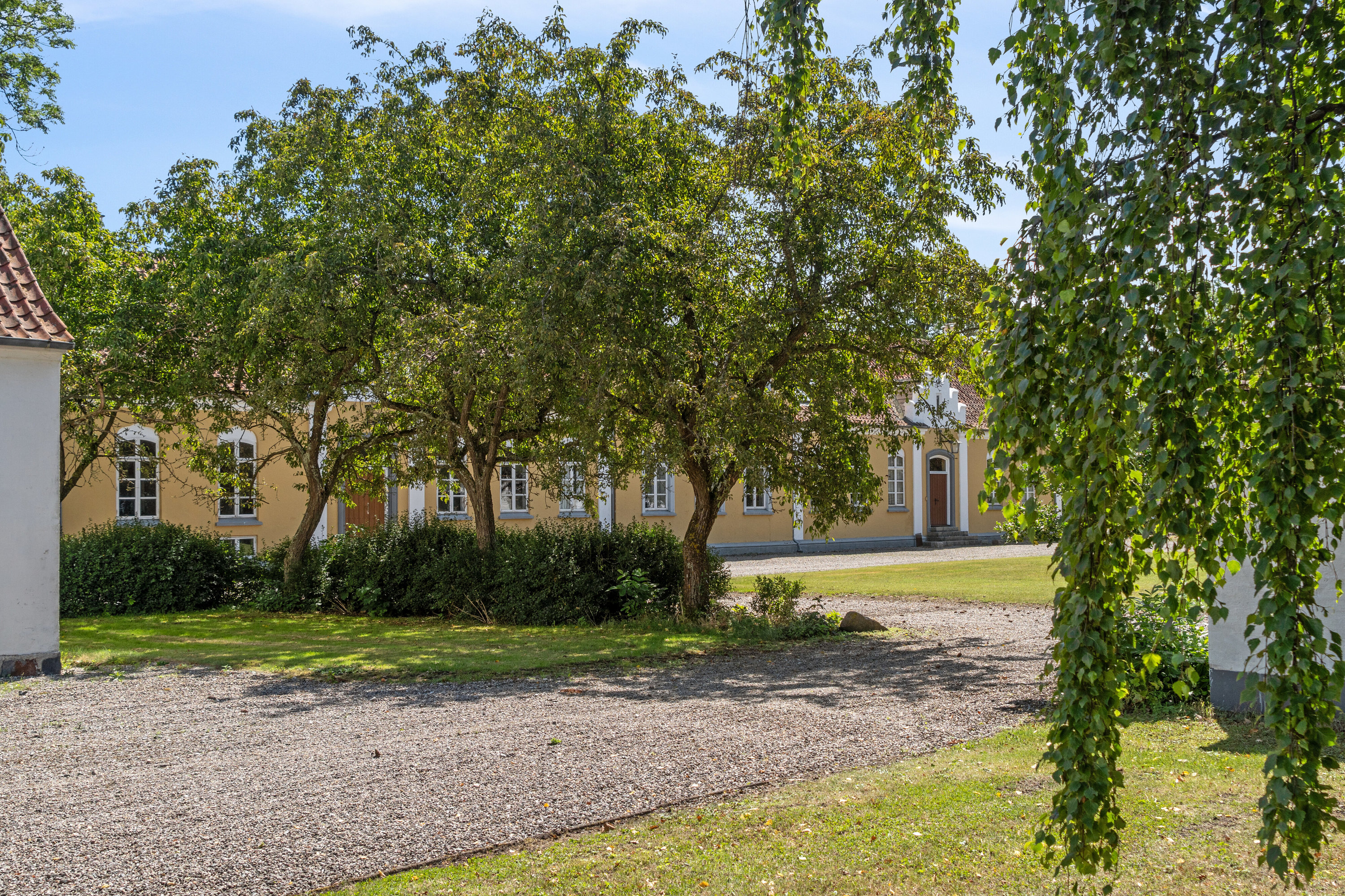 Fremhævet set fra vejen billede i fuldskærmstilstand. Billede af Ladegårdsvej 101, Branderslev, 4900 Nakskov