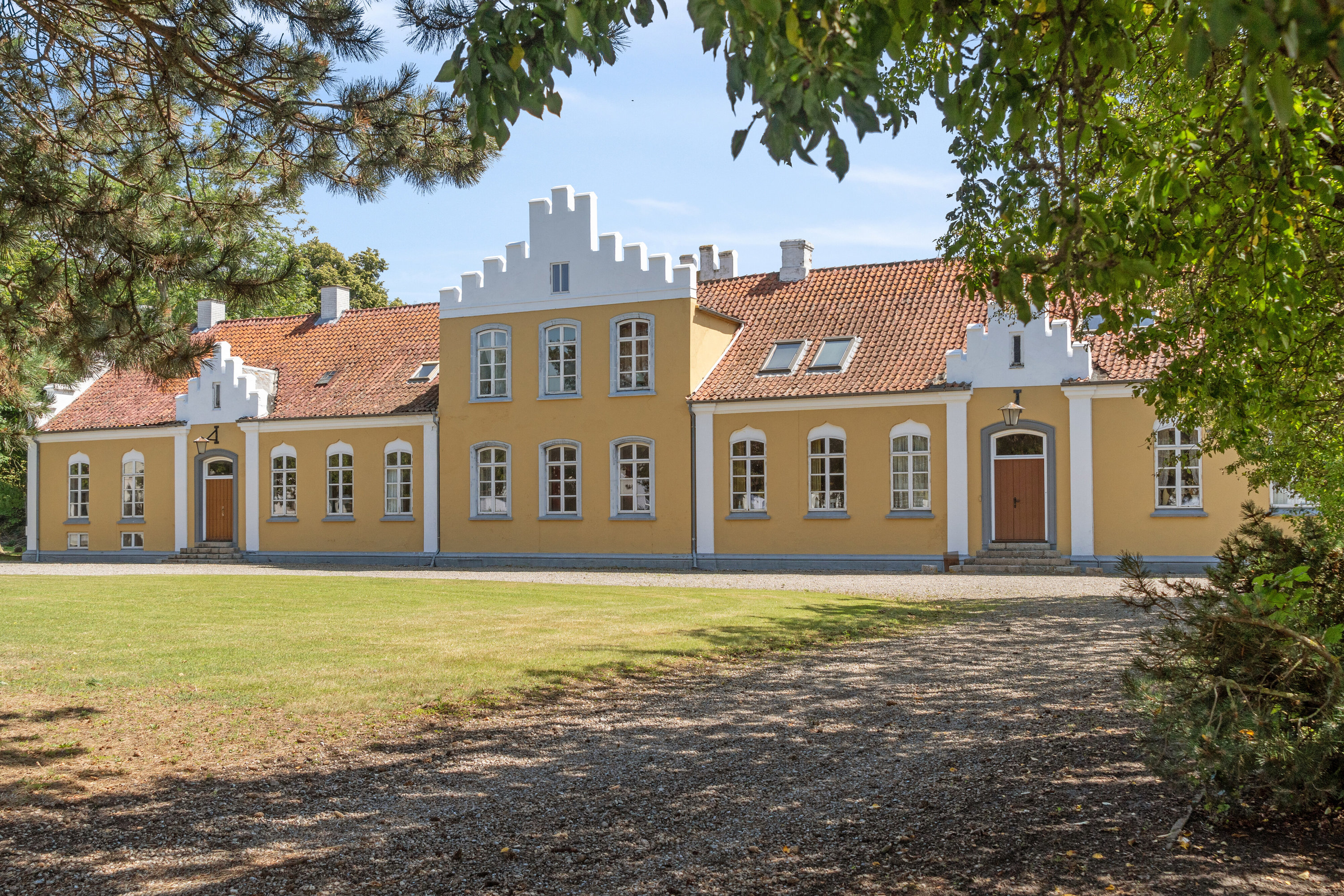 Fremhævet set fra vejen billede i fuldskærmstilstand. Billede af Ladegårdsvej 101, Branderslev, 4900 Nakskov