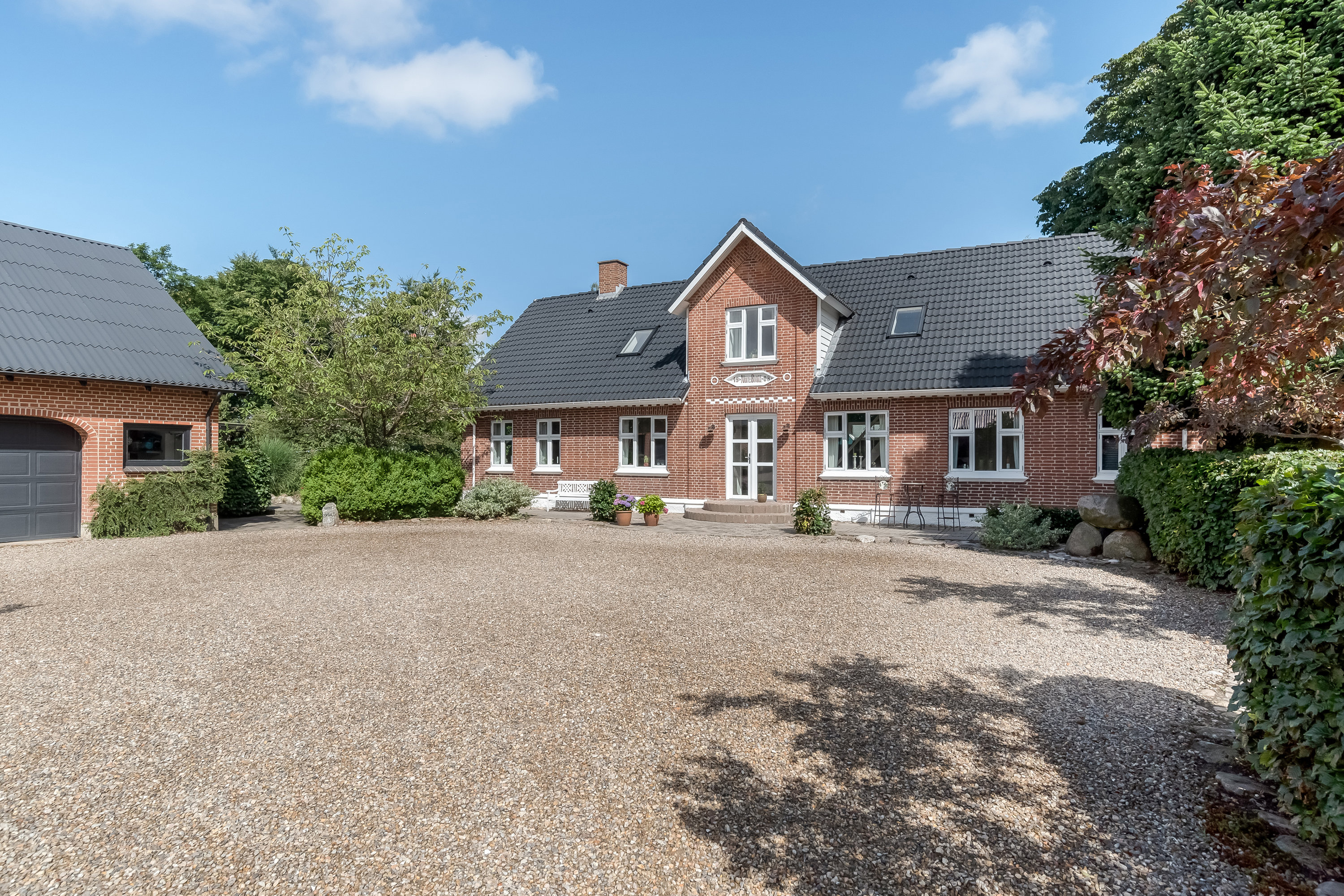 Fremhævet stuehus billede i fuldskærmstilstand. Billede af Nørre Bøgildvej 1, Borbjerg, 7500 Holstebro