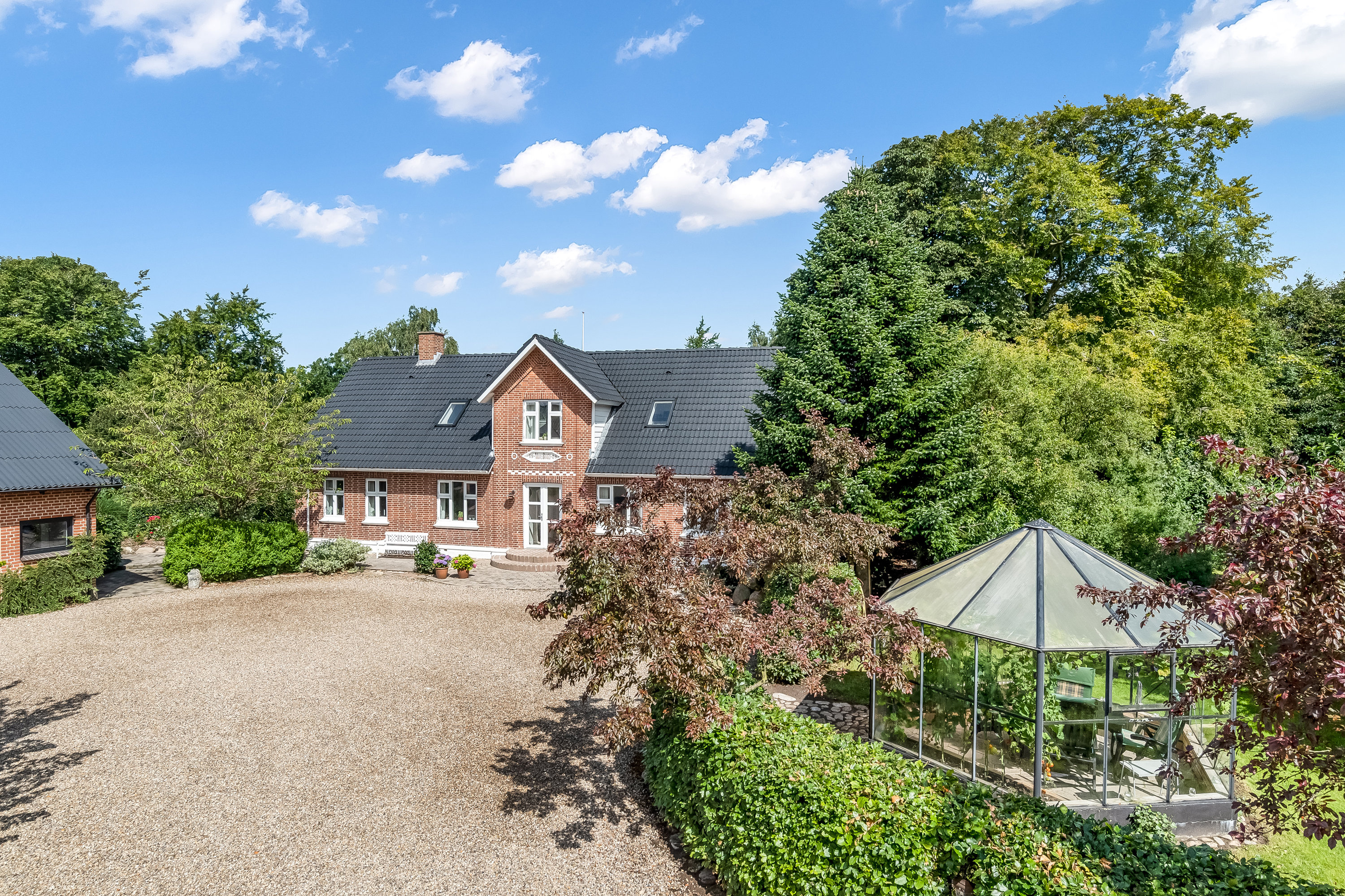 Fremhævet stuehus billede i fuldskærmstilstand. Billede af Nørre Bøgildvej 1, Borbjerg, 7500 Holstebro