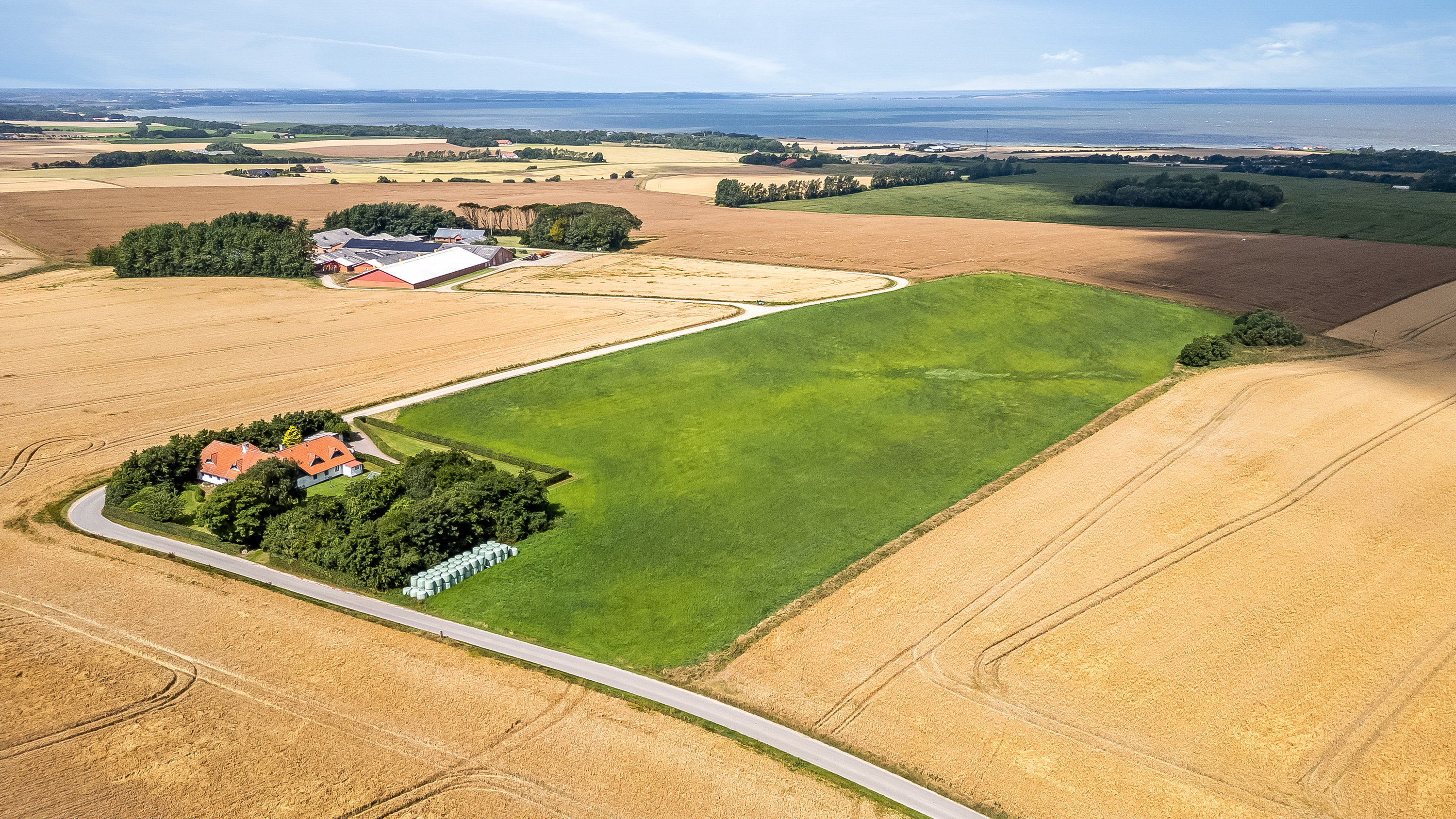 Fremhævet luftfoto billede i fuldskærmstilstand. Billede af Kirkevej 44, Handbjerg, 7830 Vinderup