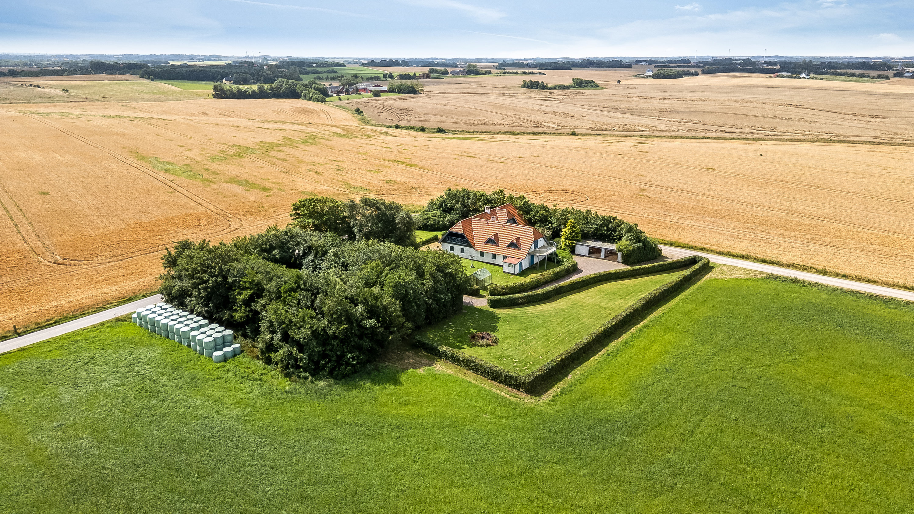 Fremhævet luftfoto billede i fuldskærmstilstand. Billede af Kirkevej 44, Handbjerg, 7830 Vinderup