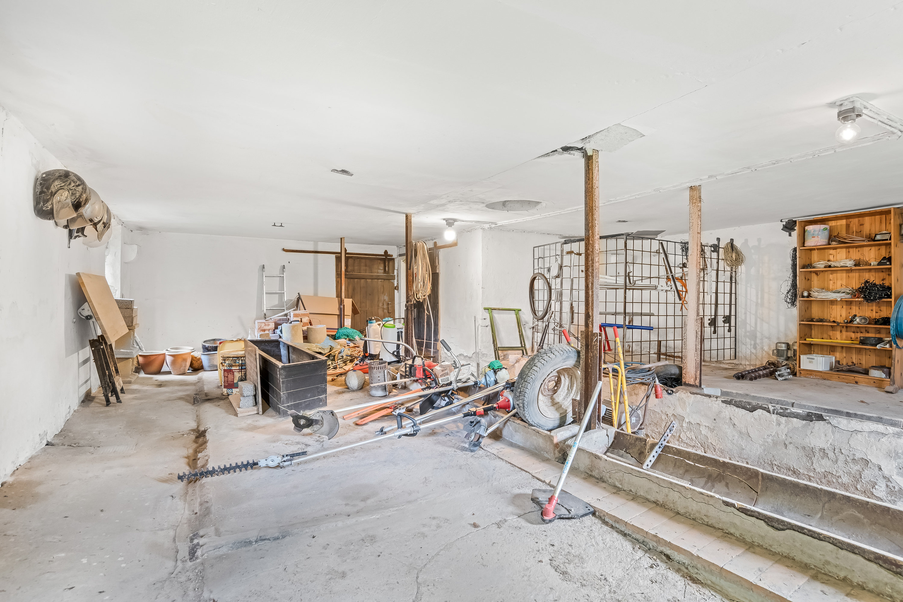 Fremhævet stald billede i fuldskærmstilstand. Billede af Nørre Bøgildvej 1, Borbjerg, 7500 Holstebro