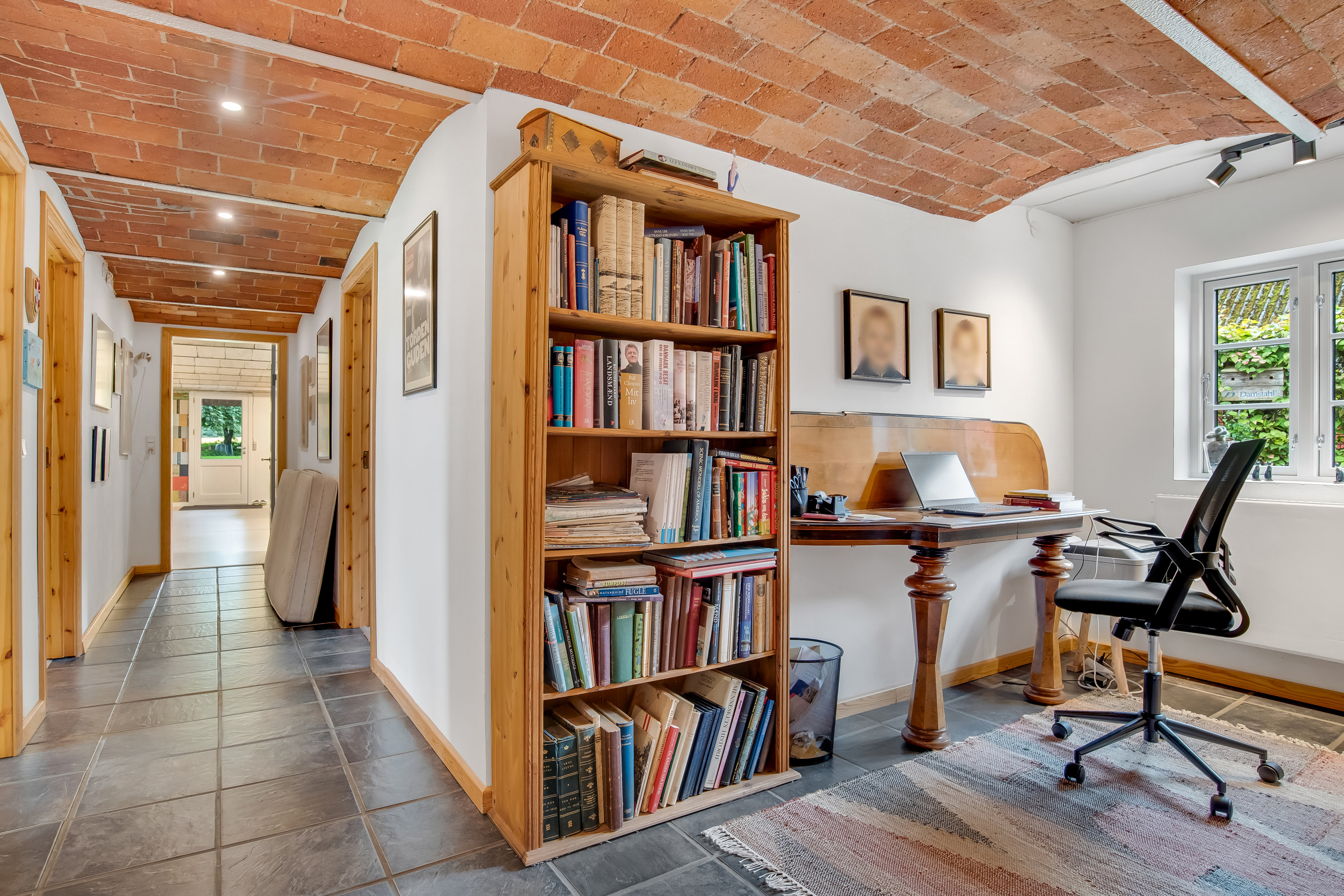 Fremhævet kontor billede i fuldskærmstilstand. Billede af Agerfeldvej 17, 7550 Sørvad