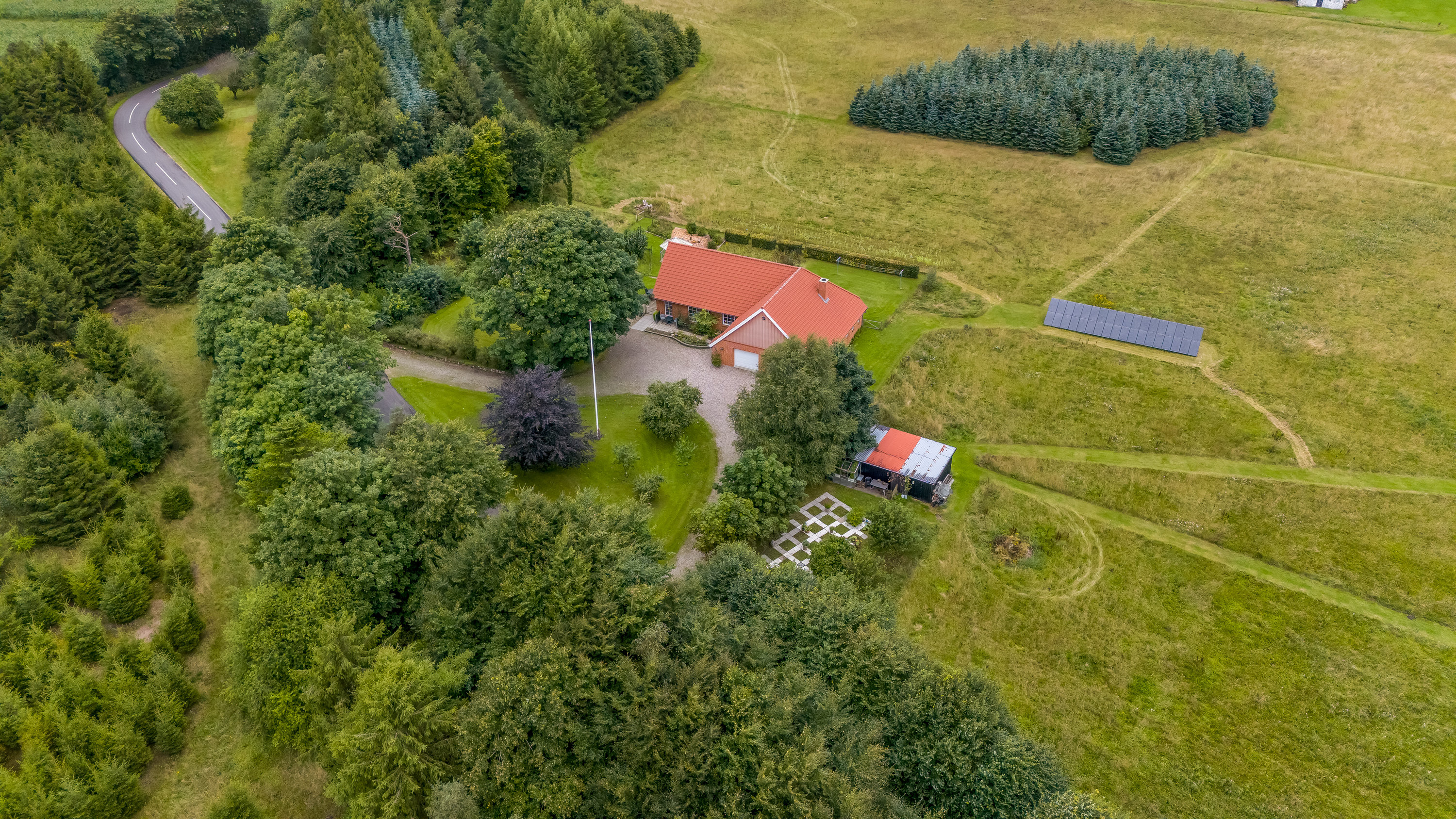 Fremhævet luftfoto billede i fuldskærmstilstand. Billede af Tinkerdalsvej 3, Skave, 7500 Holstebro