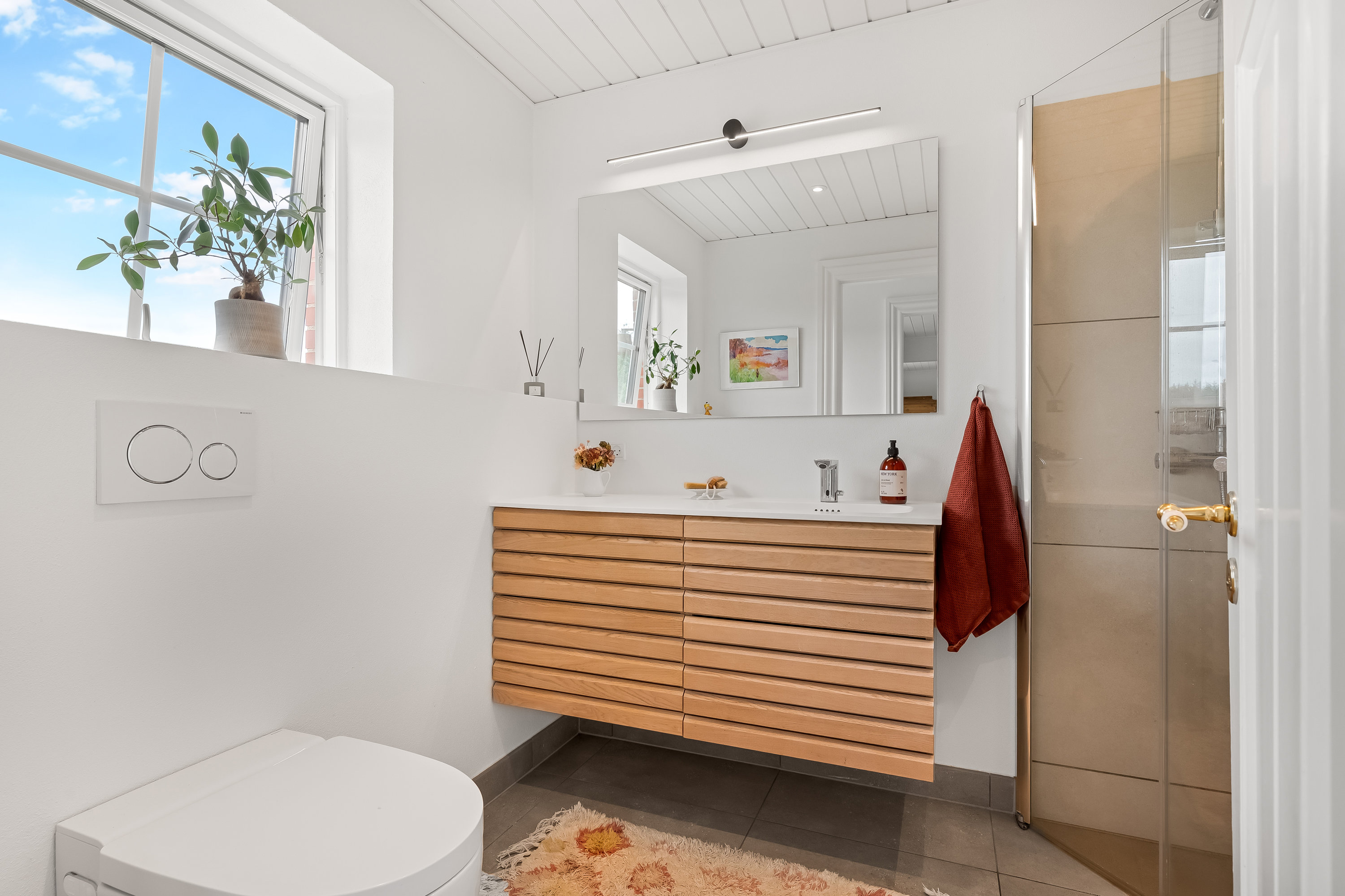 Fremhævet badeværelse billede i fuldskærmstilstand. Billede af Tinkerdalsvej 3, Skave, 7500 Holstebro