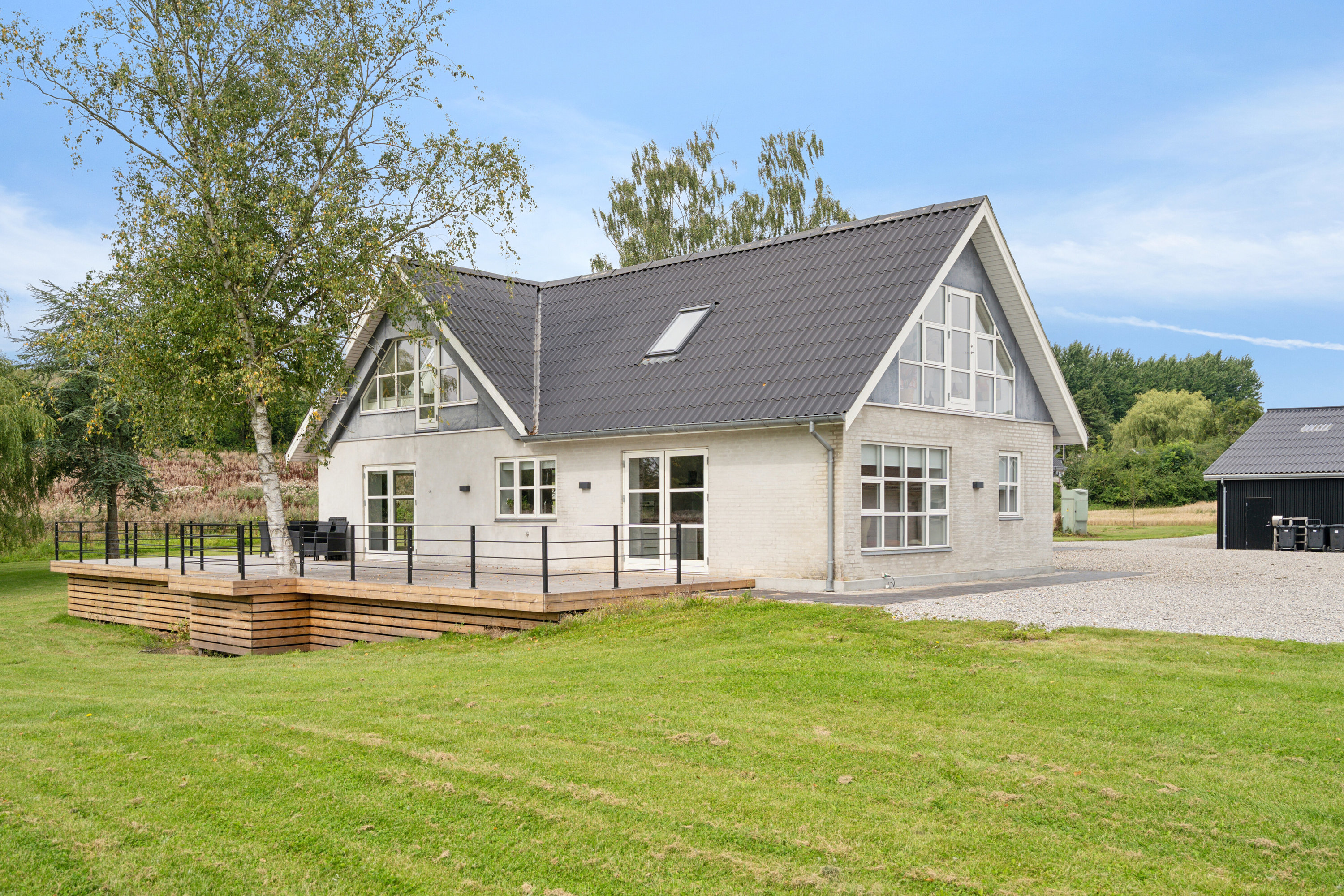 Fremhævet set fra haven billede i fuldskærmstilstand. Billede af Vædehave 18 (en del) og Vædehave 16, 5462 Morud