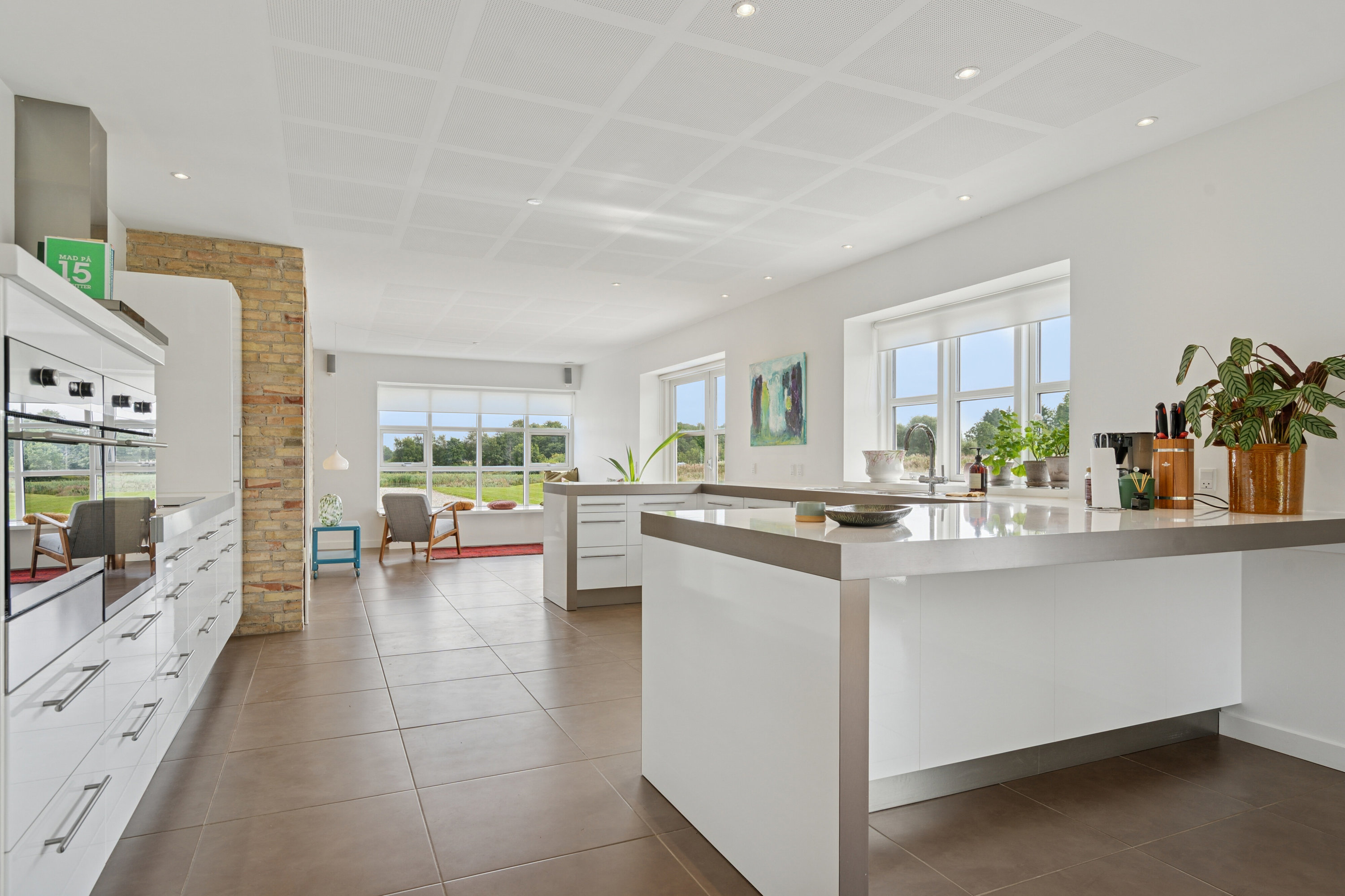 Fremhævet køkken billede i fuldskærmstilstand. Billede af Vædehave 18 (en del) og Vædehave 16, 5462 Morud