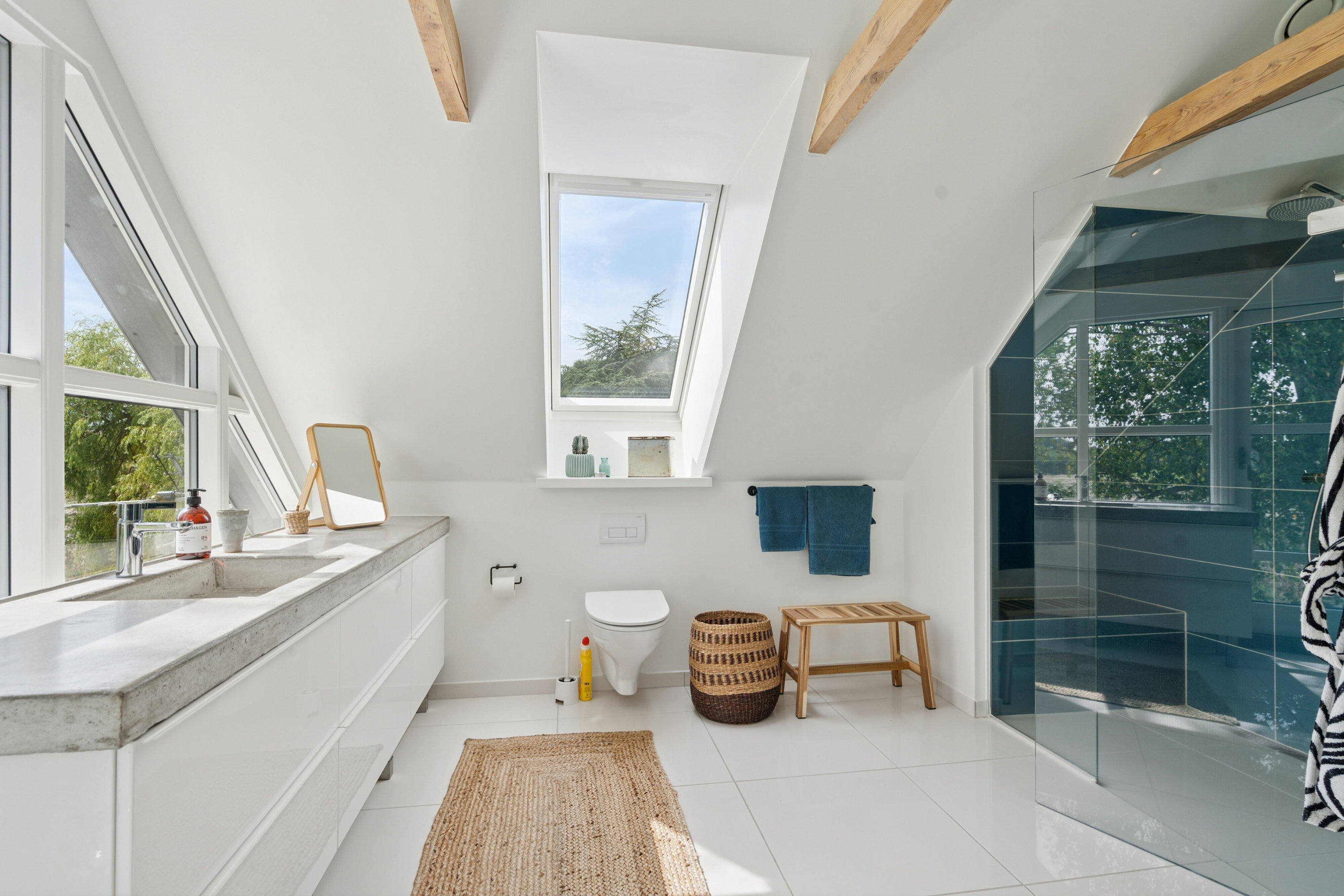 Fremhævet badeværelse billede i fuldskærmstilstand. Billede af Vædehave 18 (en del) og Vædehave 16, 5462 Morud