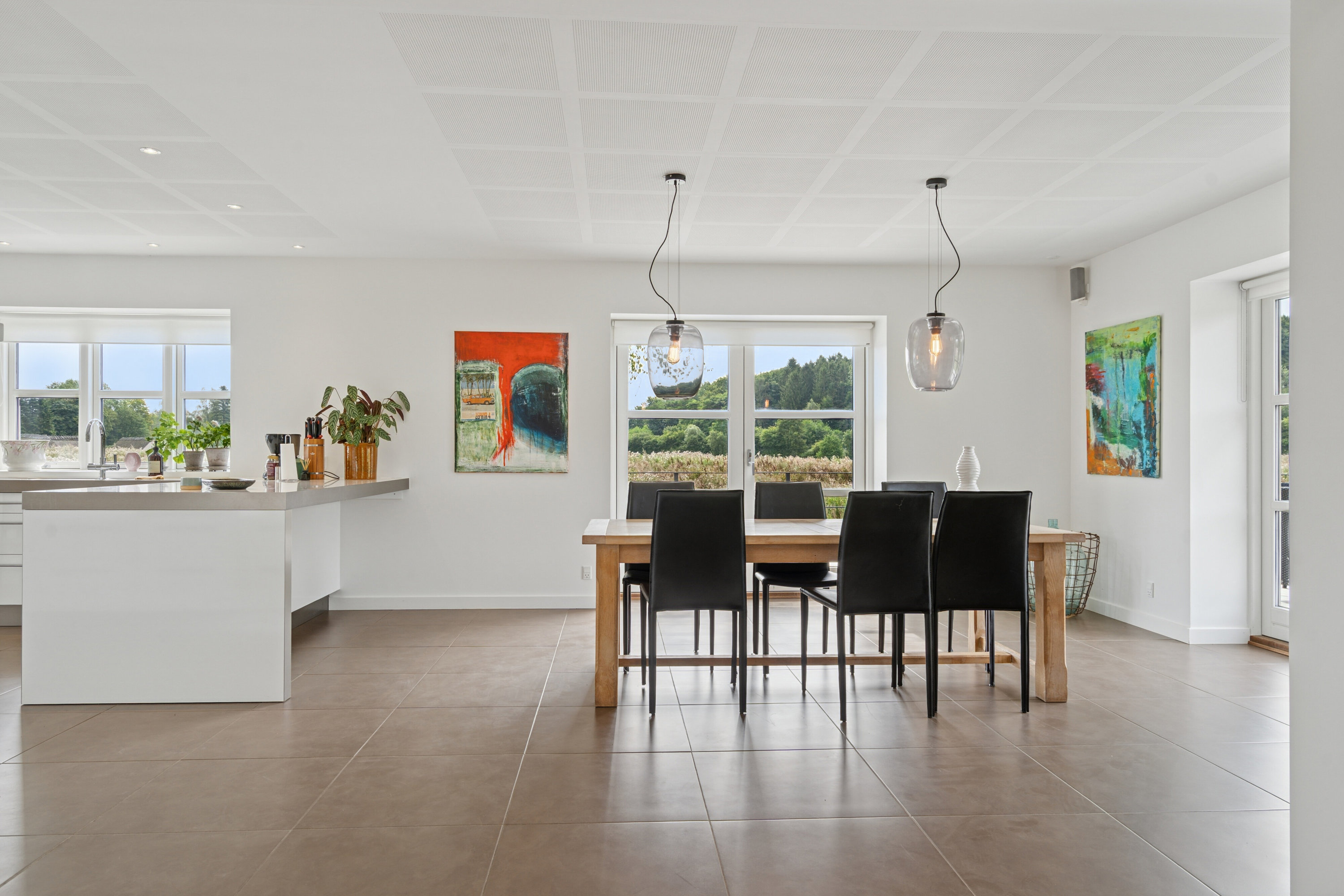 Fremhævet spisestue billede i fuldskærmstilstand. Billede af Vædehave 18 (en del) og Vædehave 16, 5462 Morud