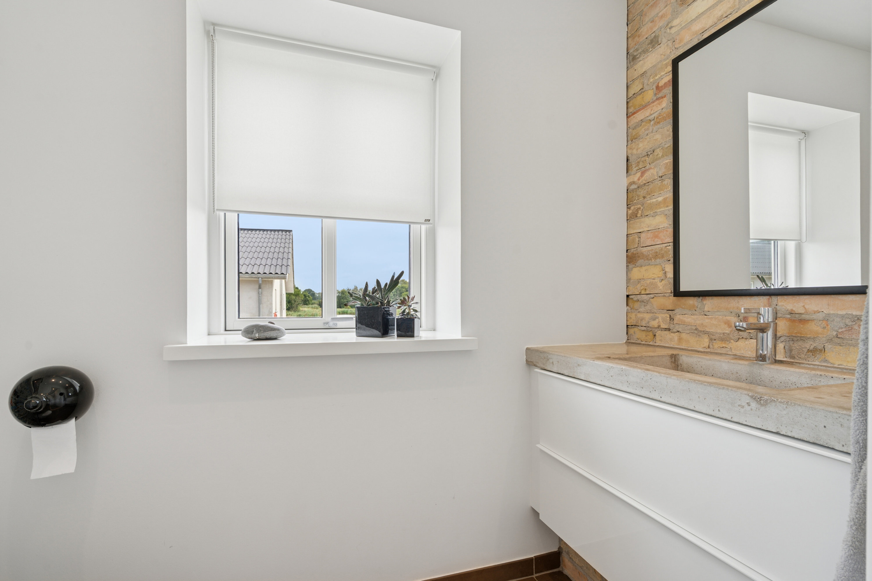 Fremhævet badeværelse billede i fuldskærmstilstand. Billede af Vædehave 18 (en del) og Vædehave 16, 5462 Morud