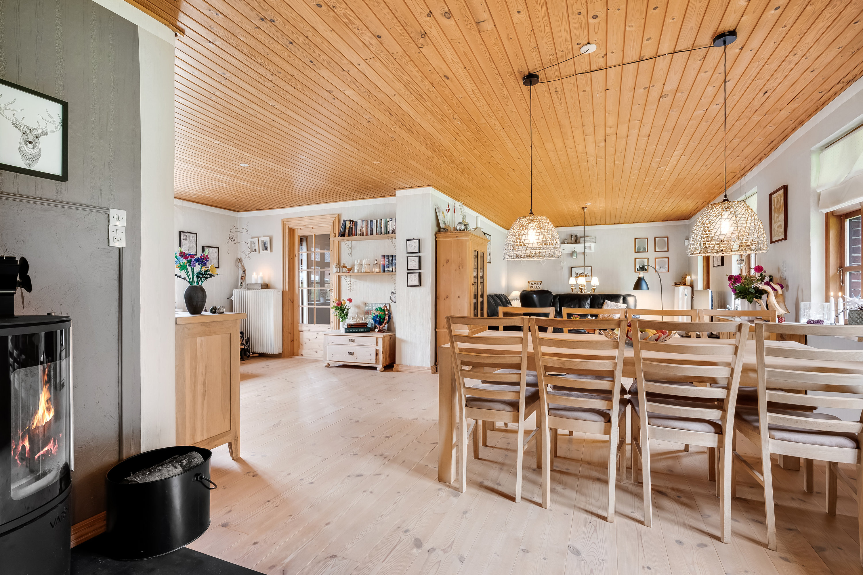 Fremhævet stue billede i fuldskærmstilstand. Billede af Karupvej 59, Fårbæk, 7470 Karup J