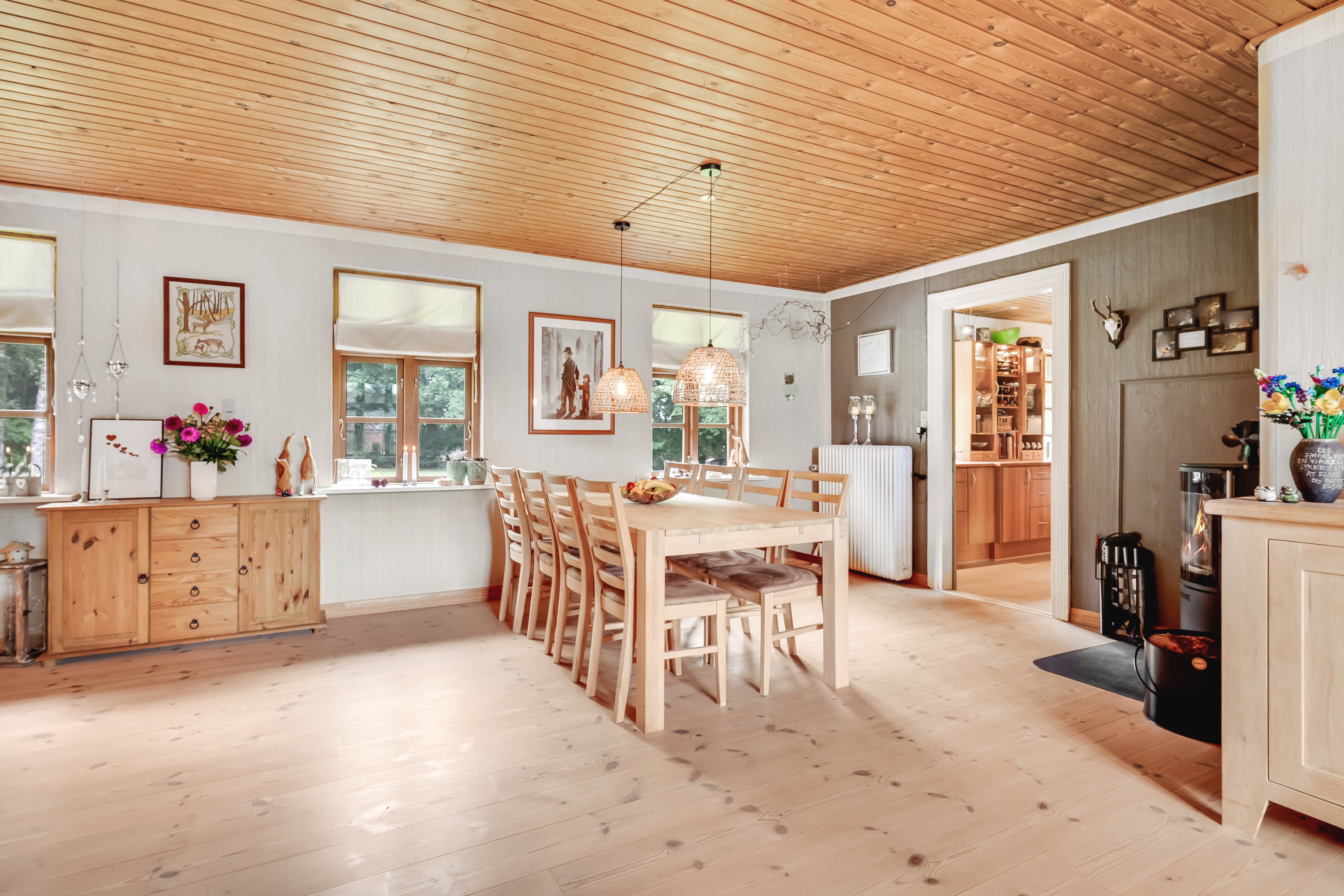 Fremhævet stue billede i fuldskærmstilstand. Billede af Karupvej 59, Fårbæk, 7470 Karup J