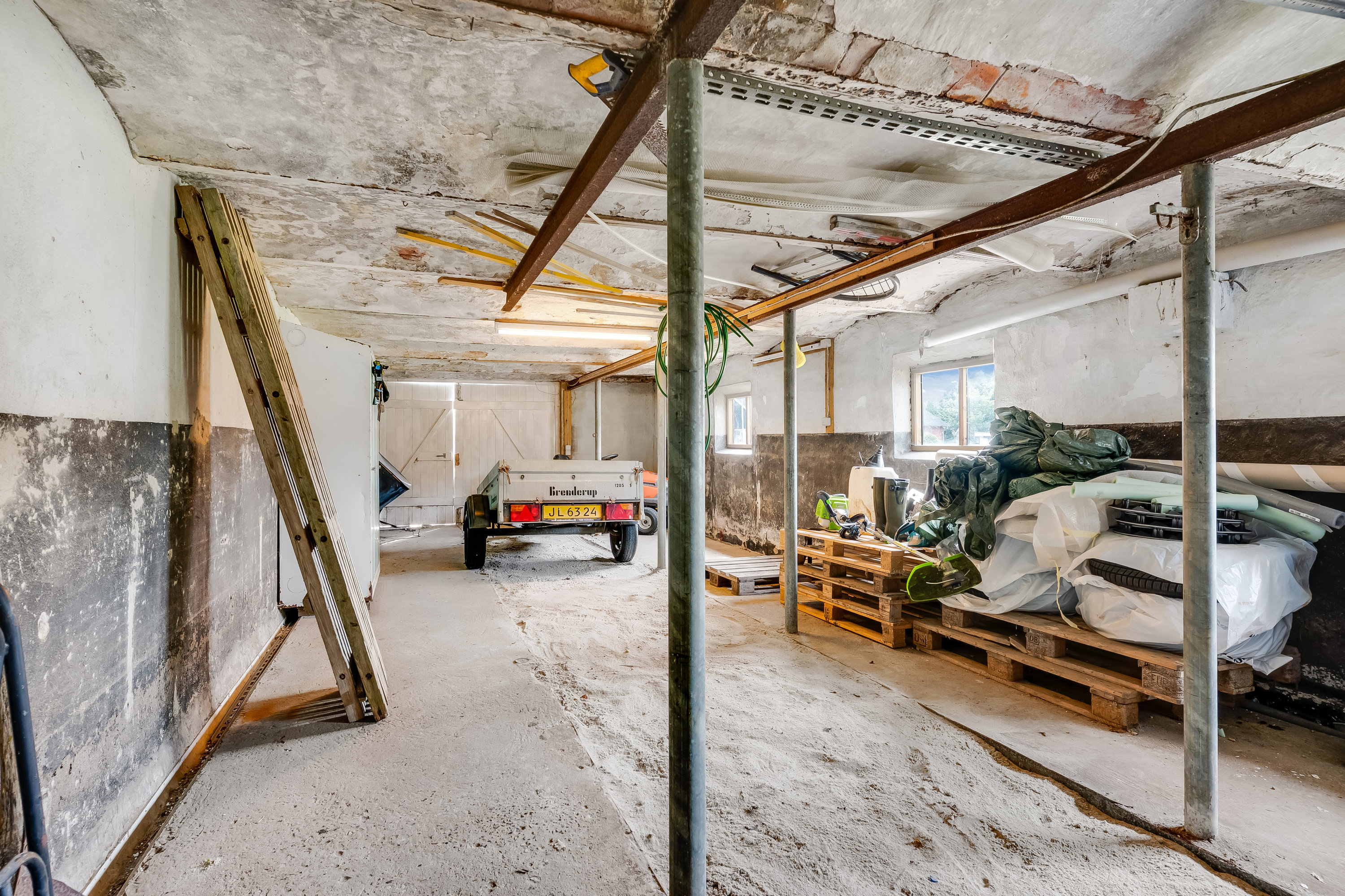 Fremhævet stald billede i fuldskærmstilstand. Billede af Karupvej 59, Fårbæk, 7470 Karup J