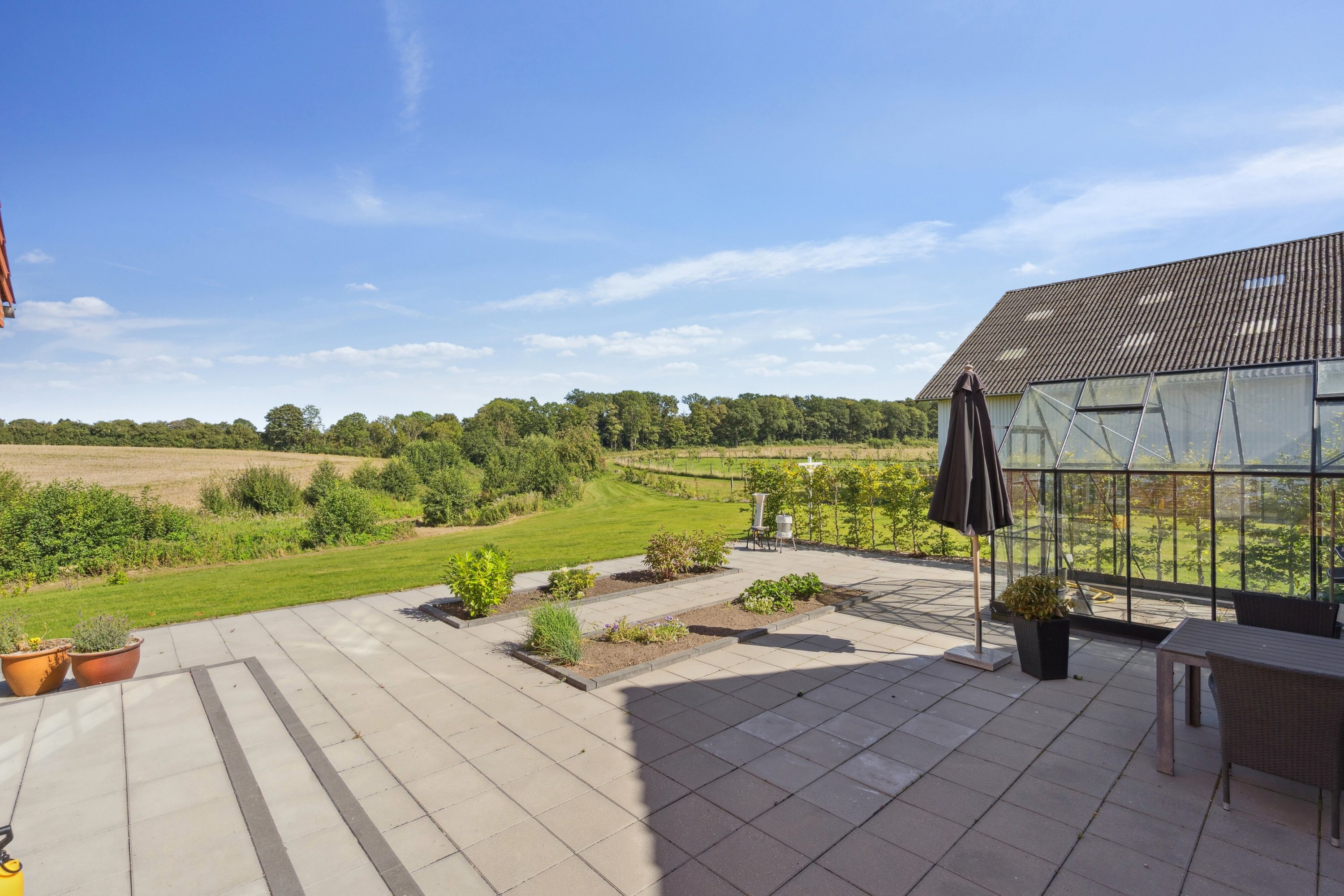 Fremhævet udendørs billede i fuldskærmstilstand. Billede af Bøgildshøjvej 10, Fangel, 5260 Odense S