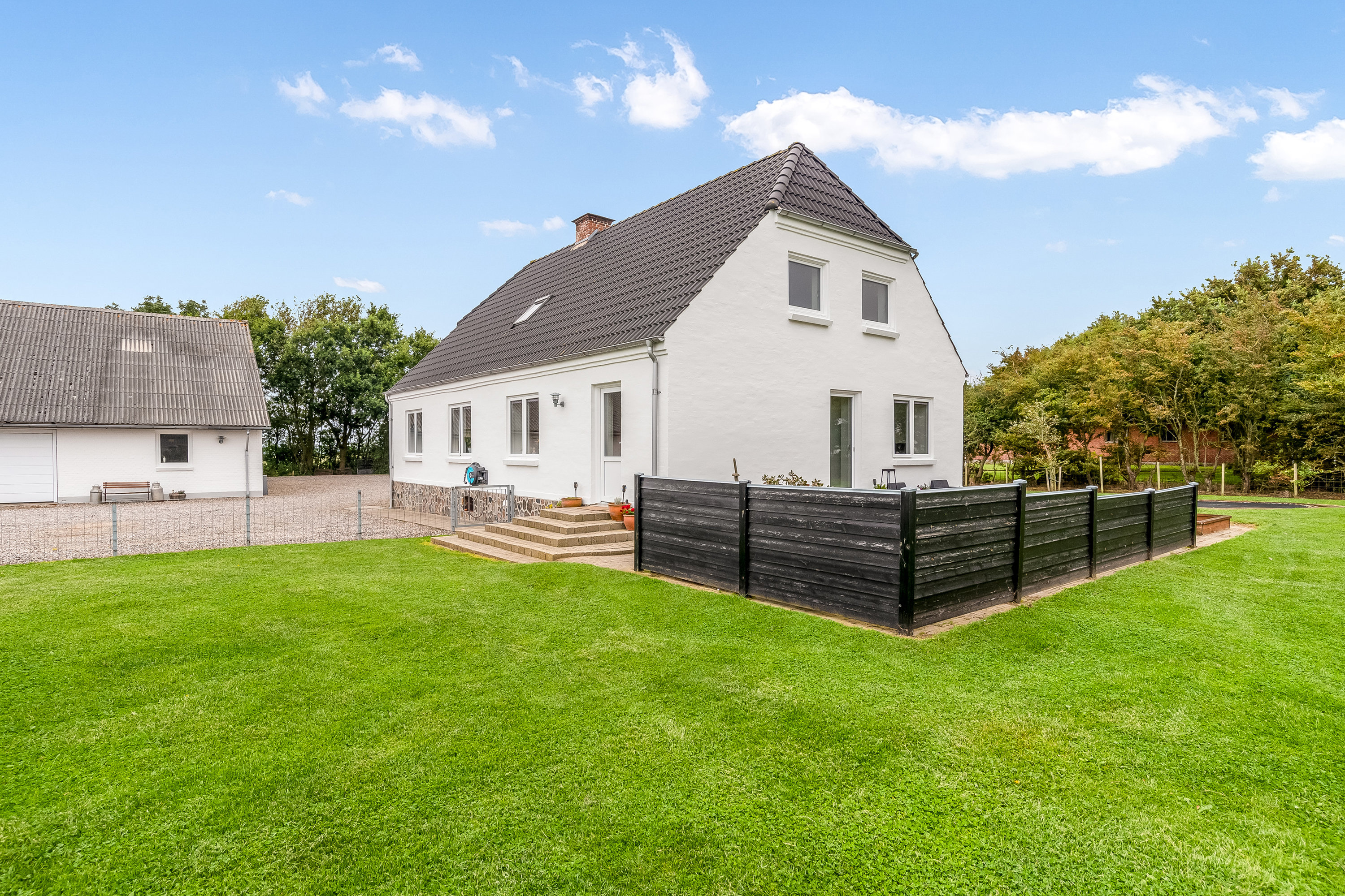 Fremhævet stuehus billede i fuldskærmstilstand. Billede af Ejsingholmvej 27, Ejsingholm, 7830 Vinderup