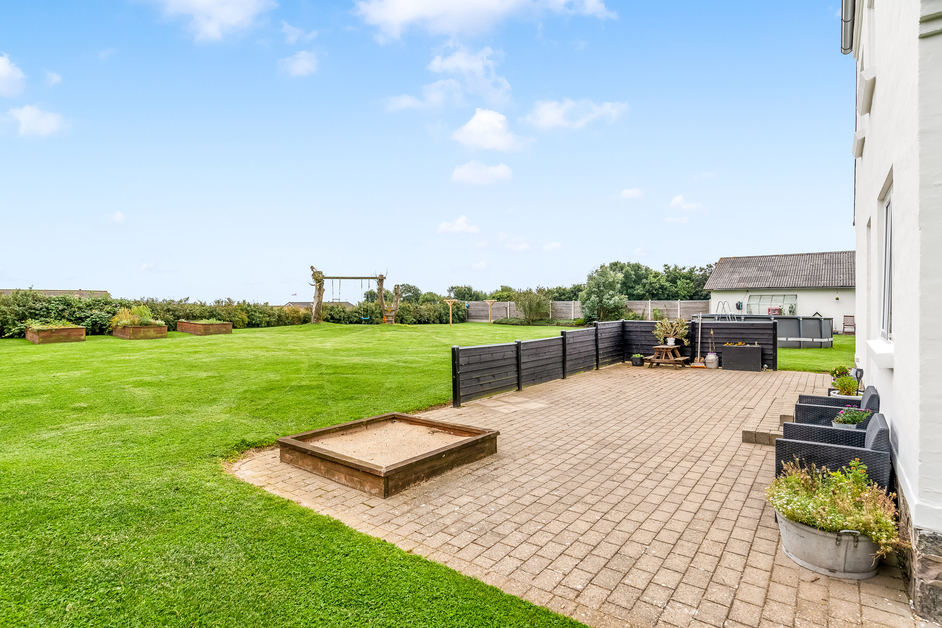 Fremhævet terrasse billede i fuldskærmstilstand. Billede af Ejsingholmvej 27, Ejsingholm, 7830 Vinderup