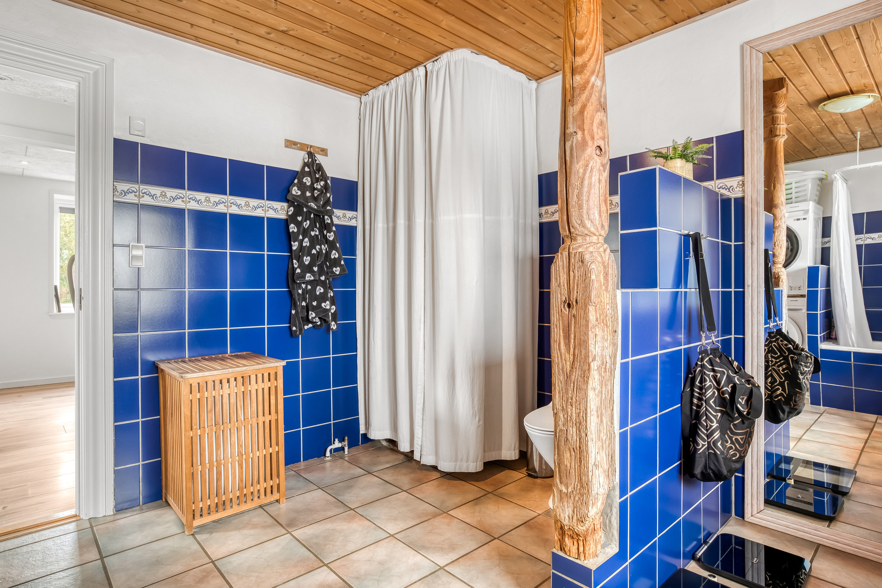 Fremhævet badeværelse billede i fuldskærmstilstand. Billede af Ejsingholmvej 27, Ejsingholm, 7830 Vinderup