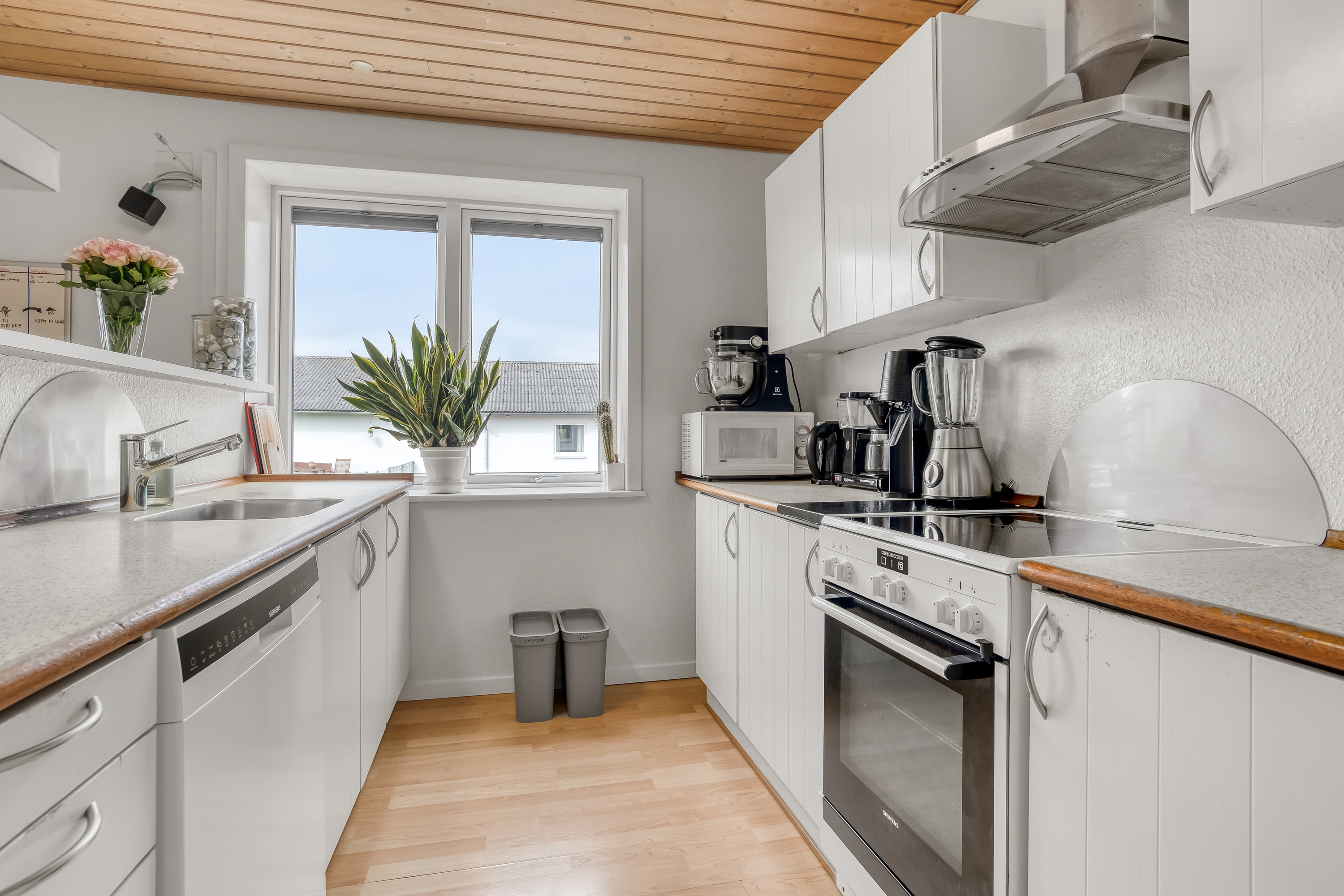 Fremhævet køkken billede i fuldskærmstilstand. Billede af Ejsingholmvej 27, Ejsingholm, 7830 Vinderup