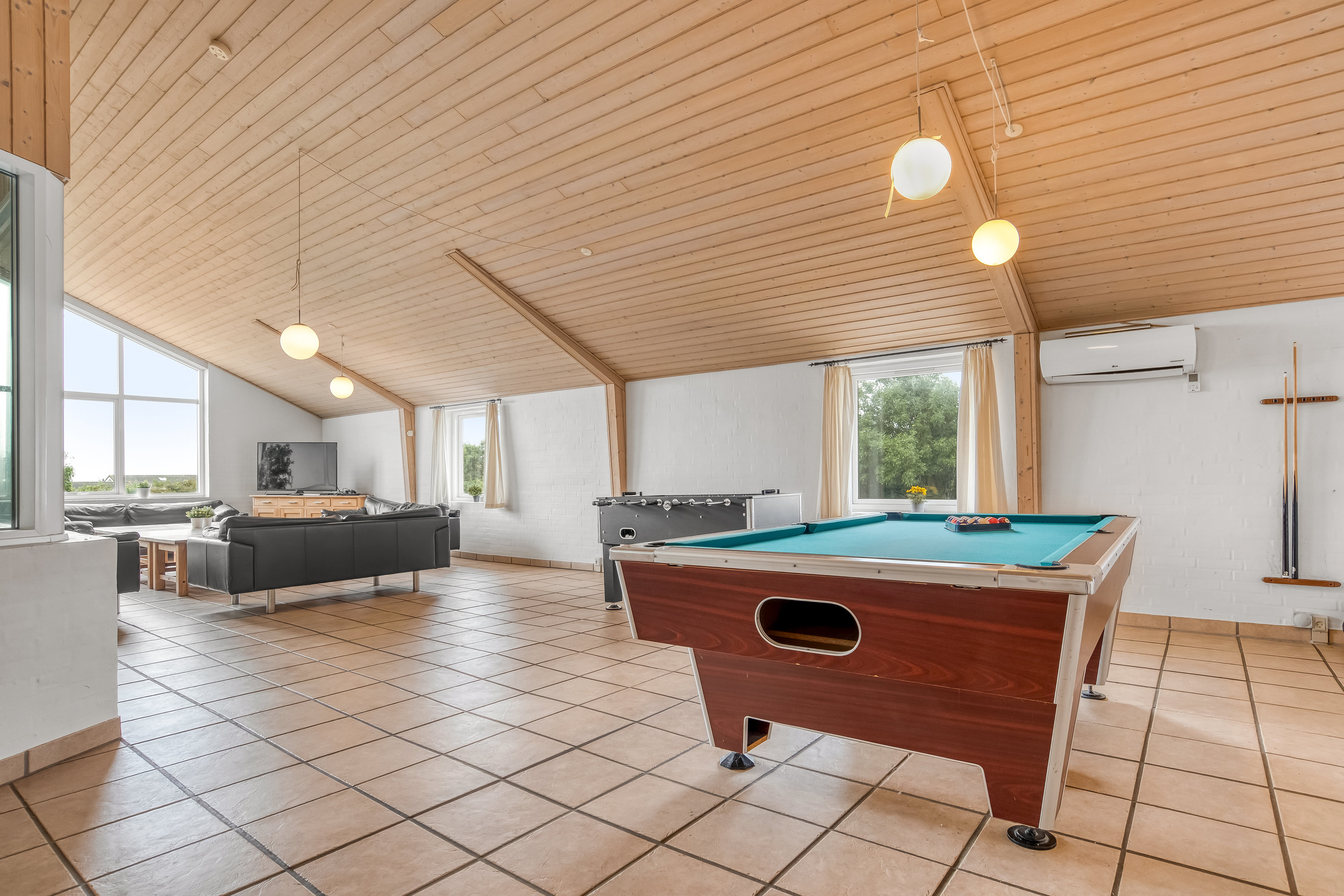 Fremhævet stue billede i fuldskærmstilstand. Billede af Ejsingholmvej 27, Ejsingholm, 7830 Vinderup