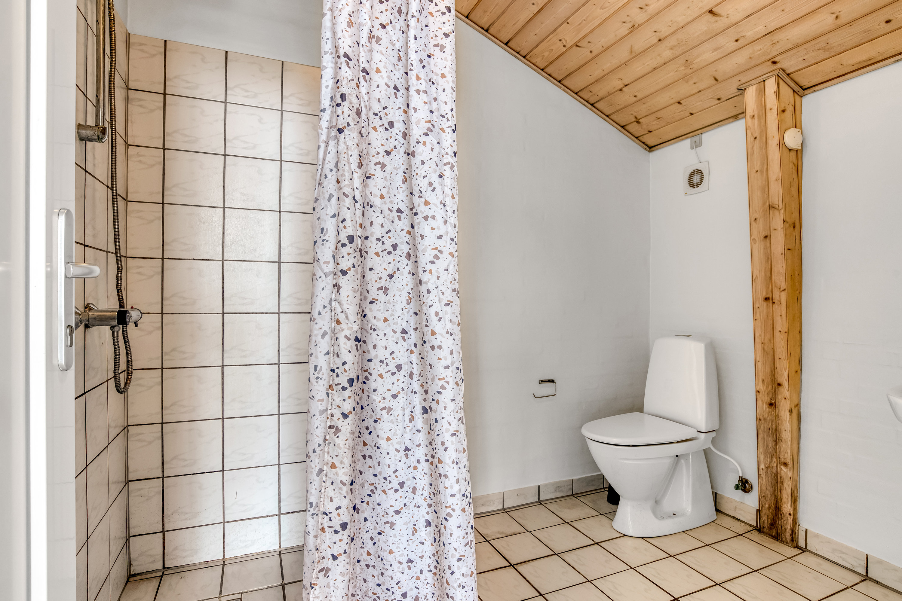 Fremhævet badeværelse billede i fuldskærmstilstand. Billede af Ejsingholmvej 27, Ejsingholm, 7830 Vinderup